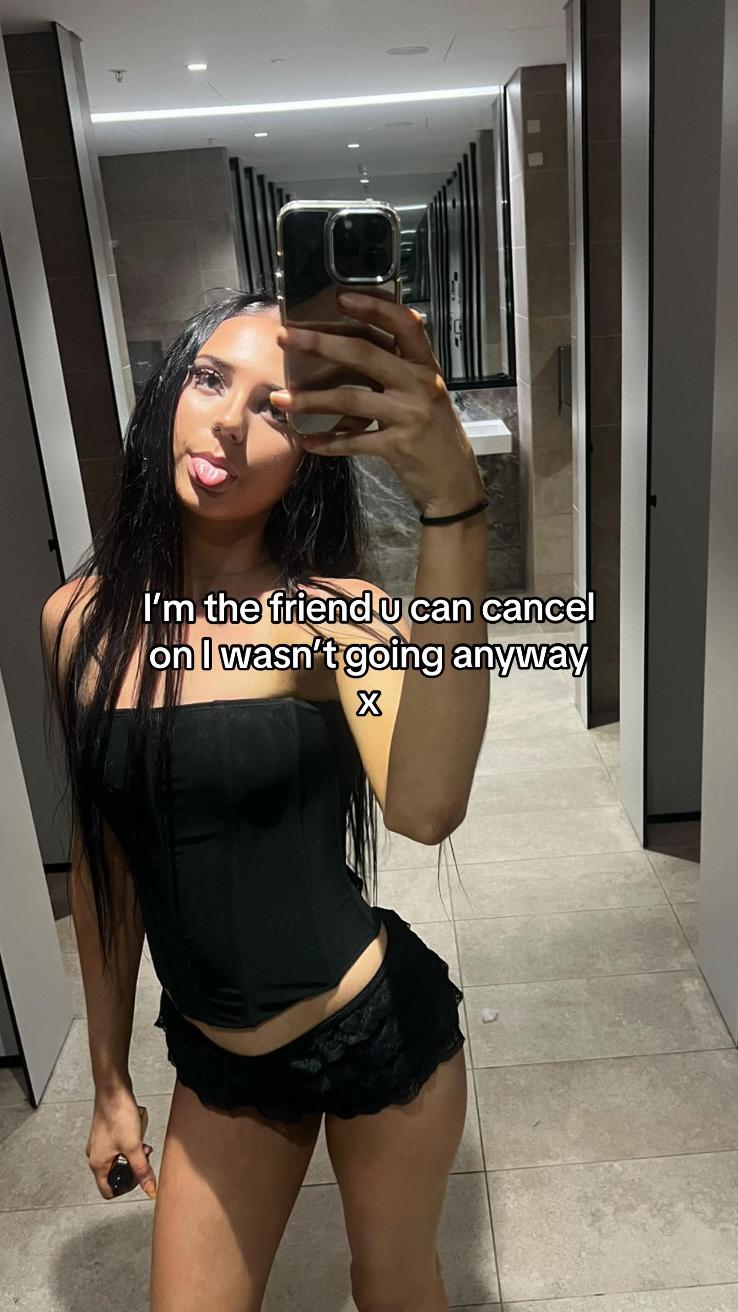 @Sophieee