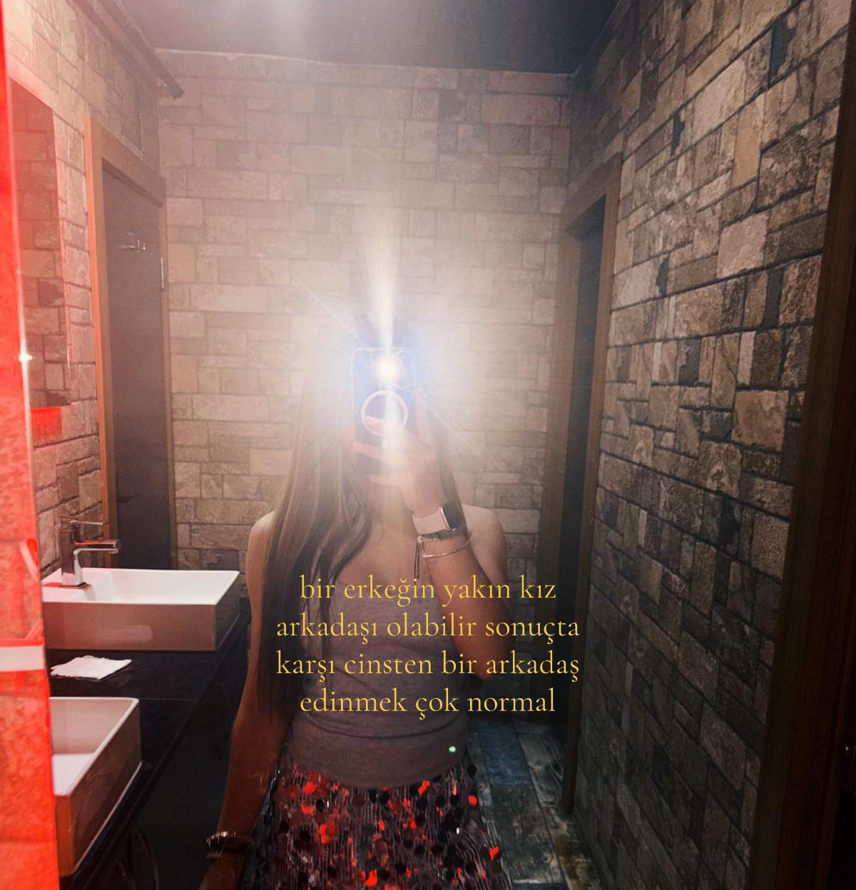 @𝓶𝓮𝓵𝓮𝓴