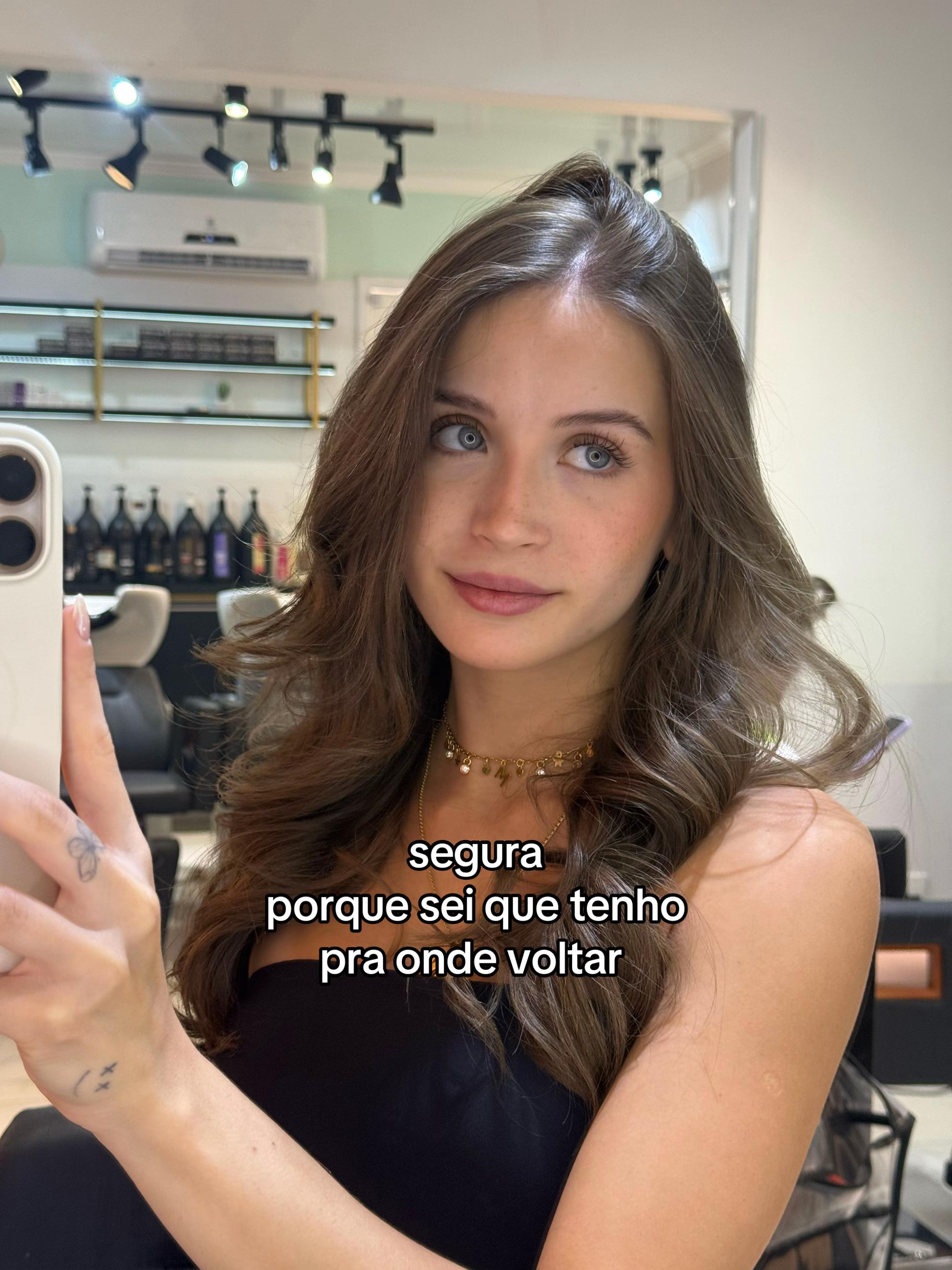 @Maria Nicolly