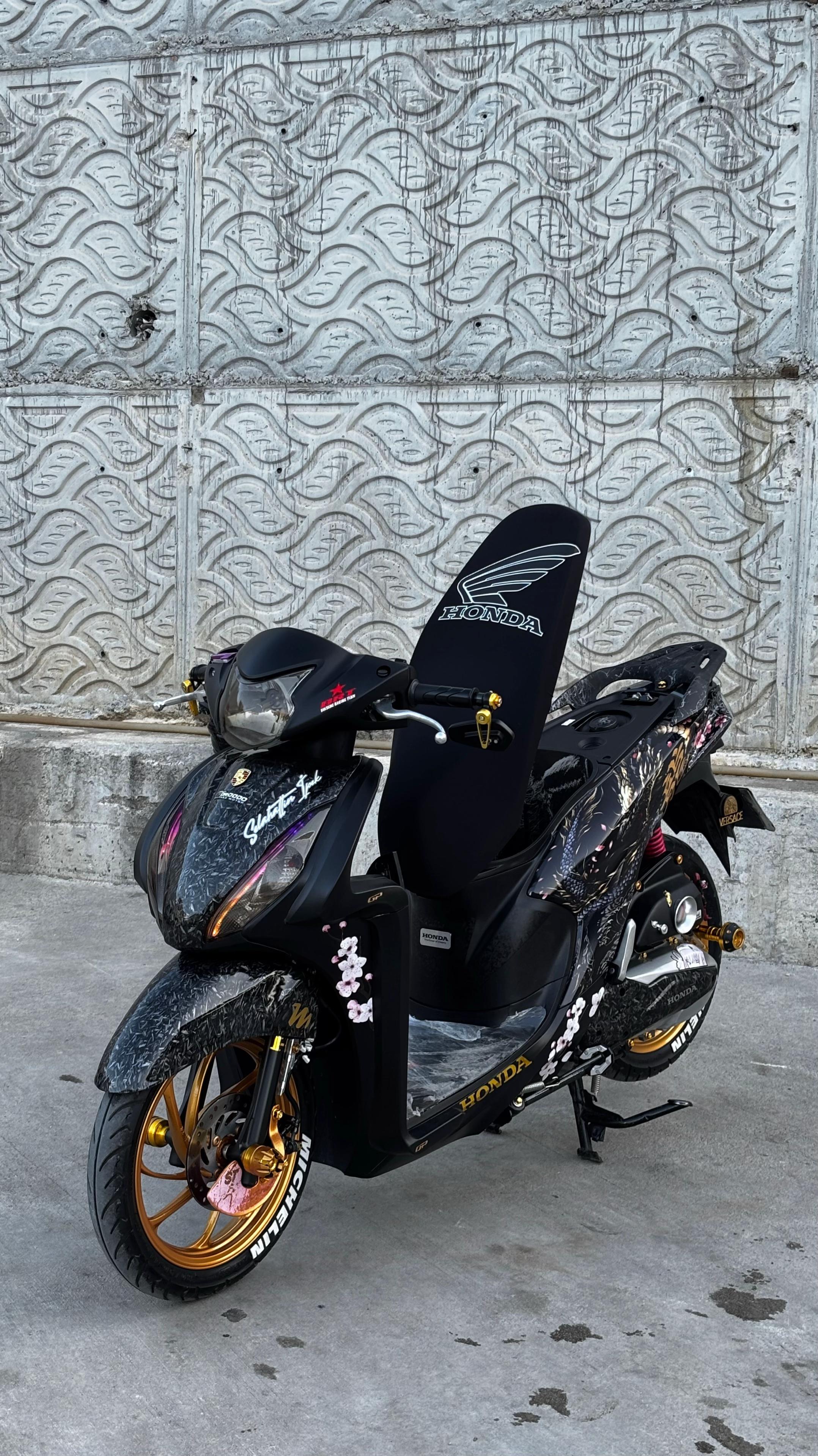 @𝐒𝐓.