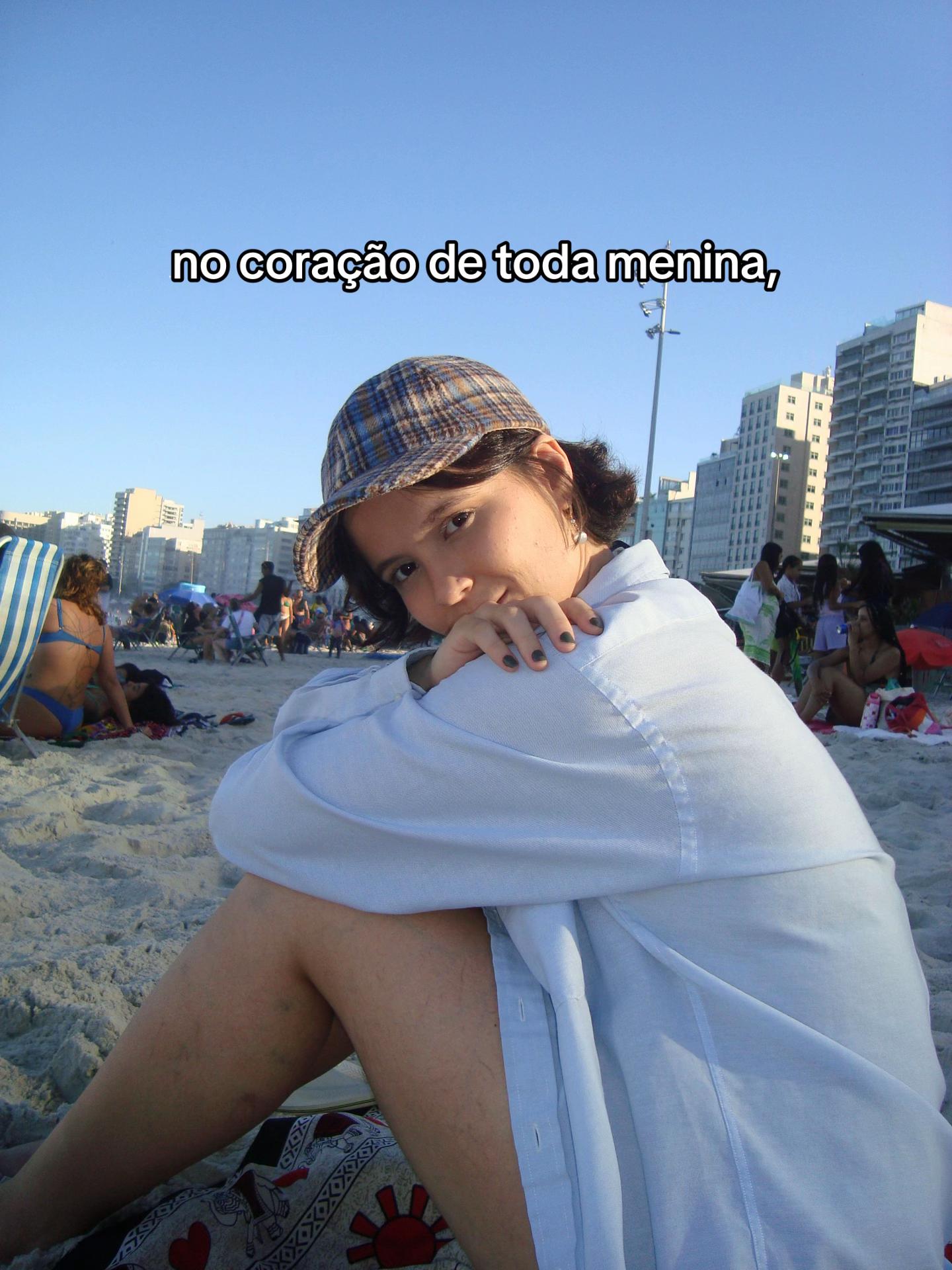 @_eduardaaquino