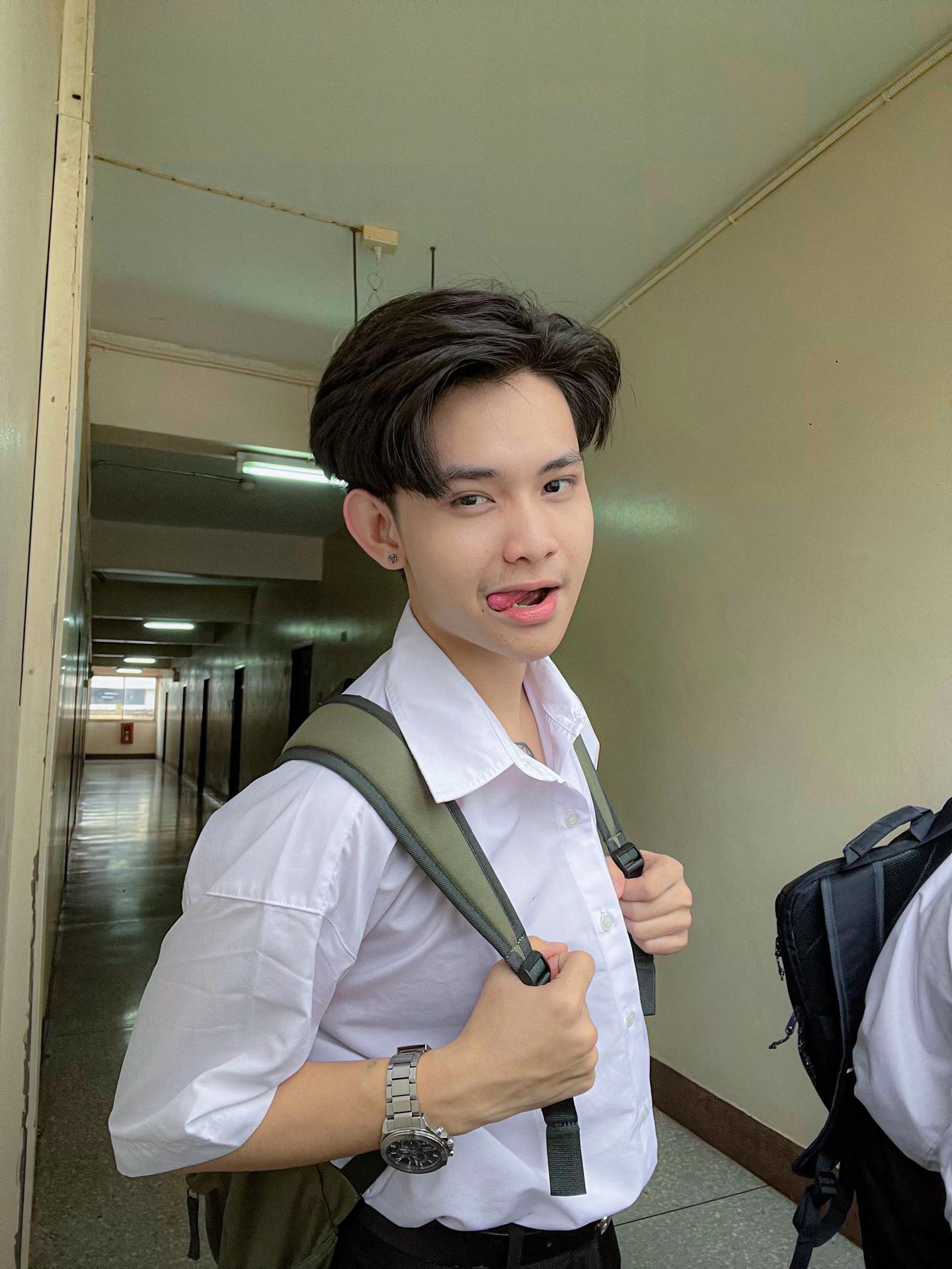 @Pyae Sone Hein(ปี)