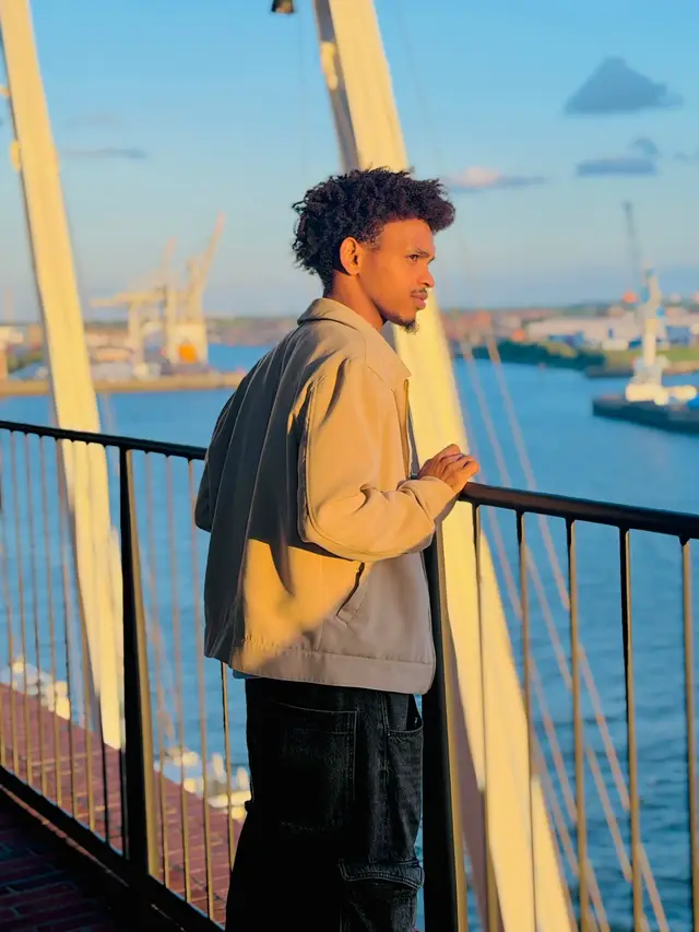 @Emraan🇸🇴🇩🇪