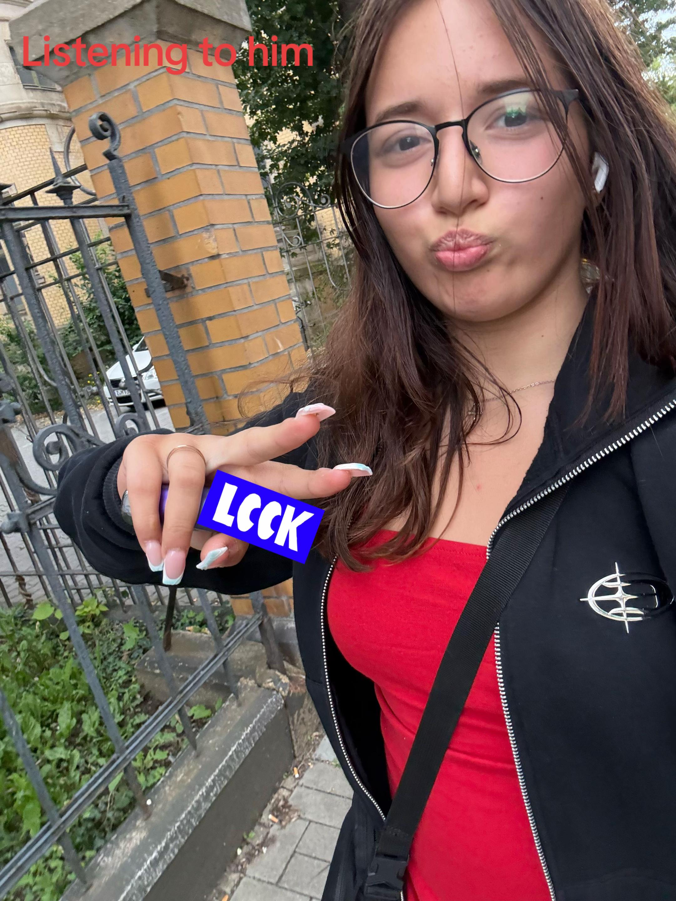 @Emmi🔐
