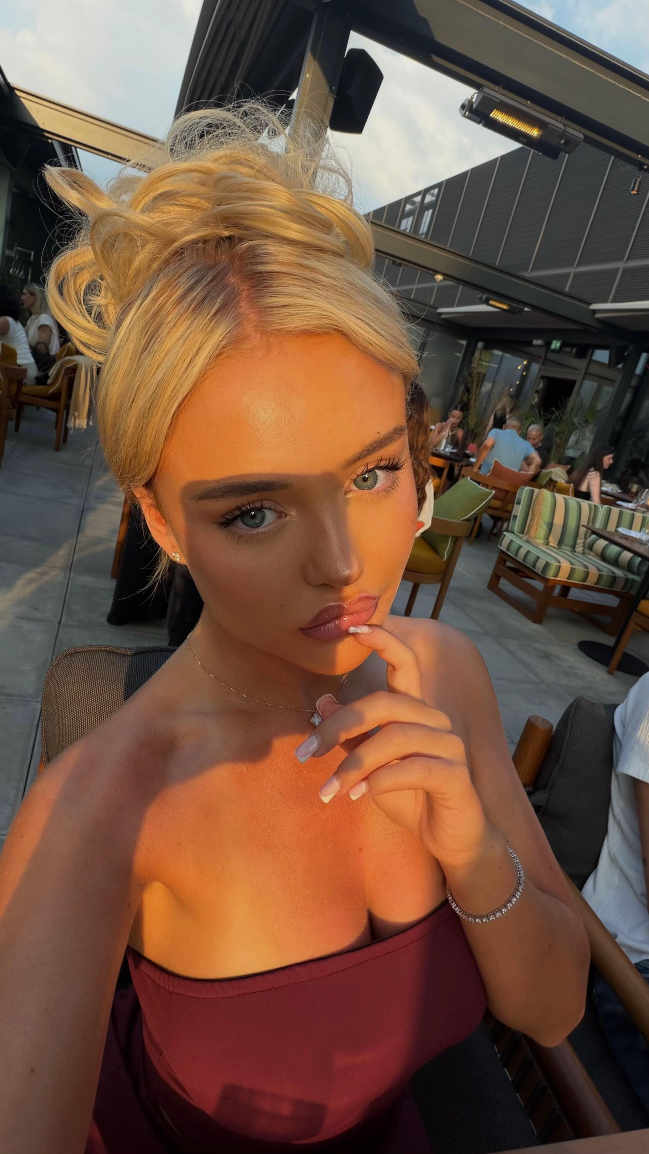 @bellaa