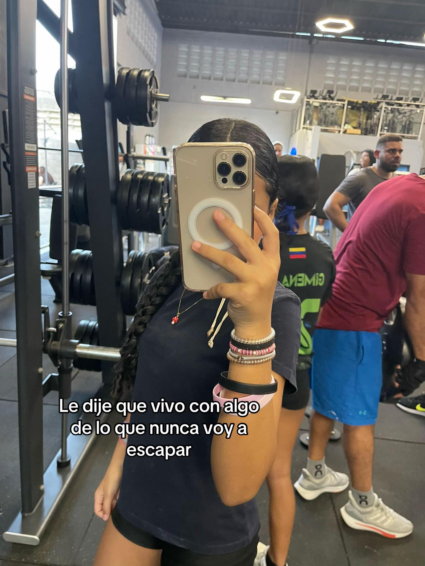 @Julii🦈