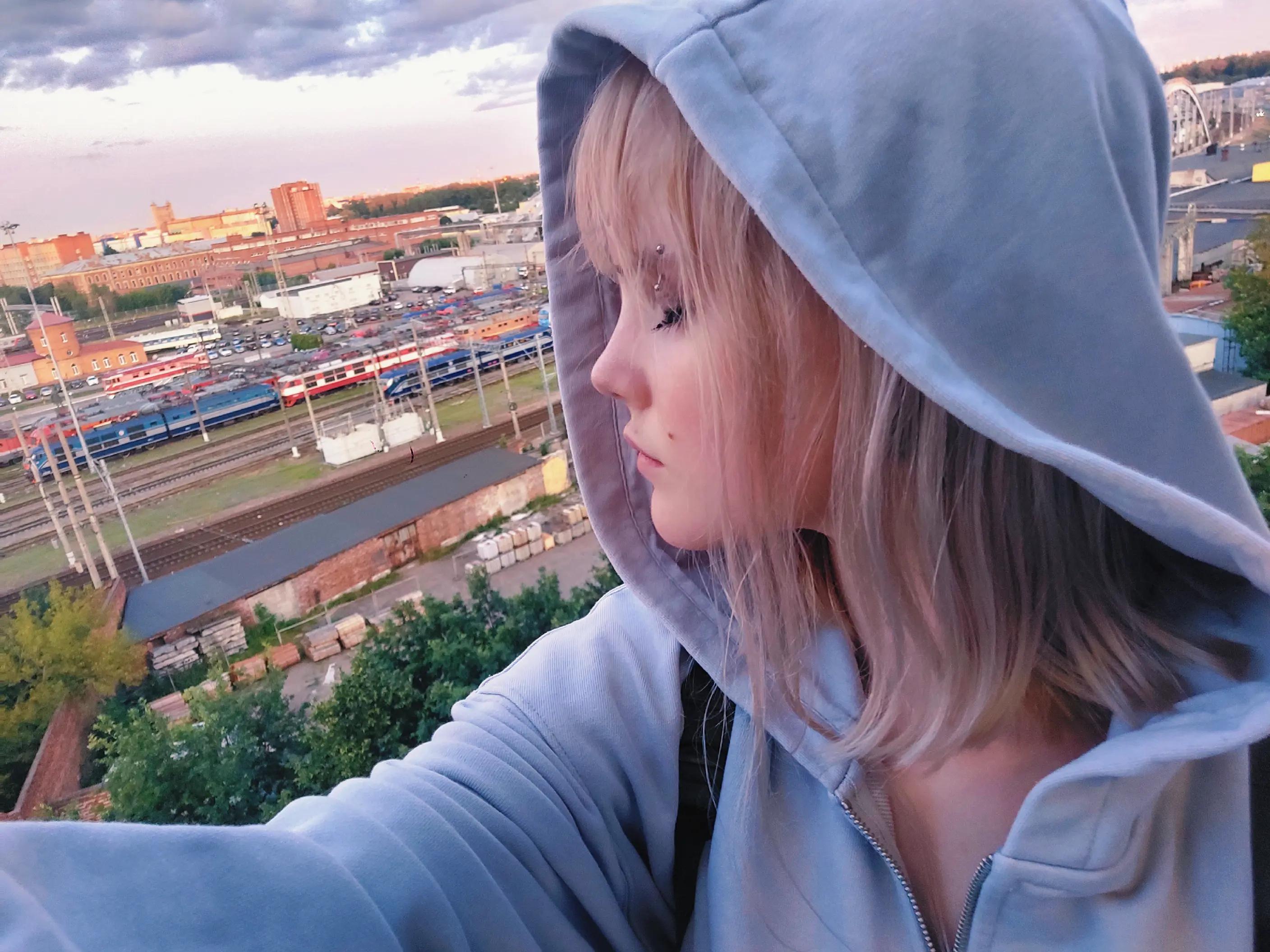 @аня