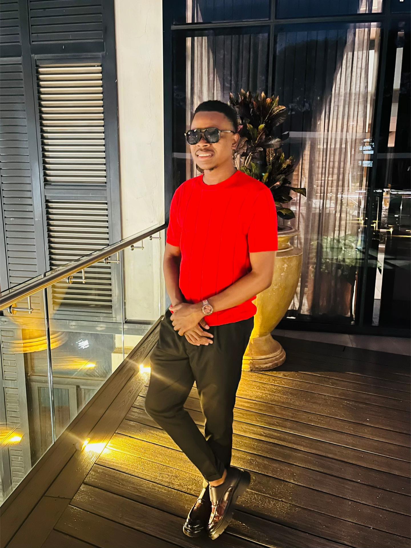 @Rasikhanya Rolivhuwa