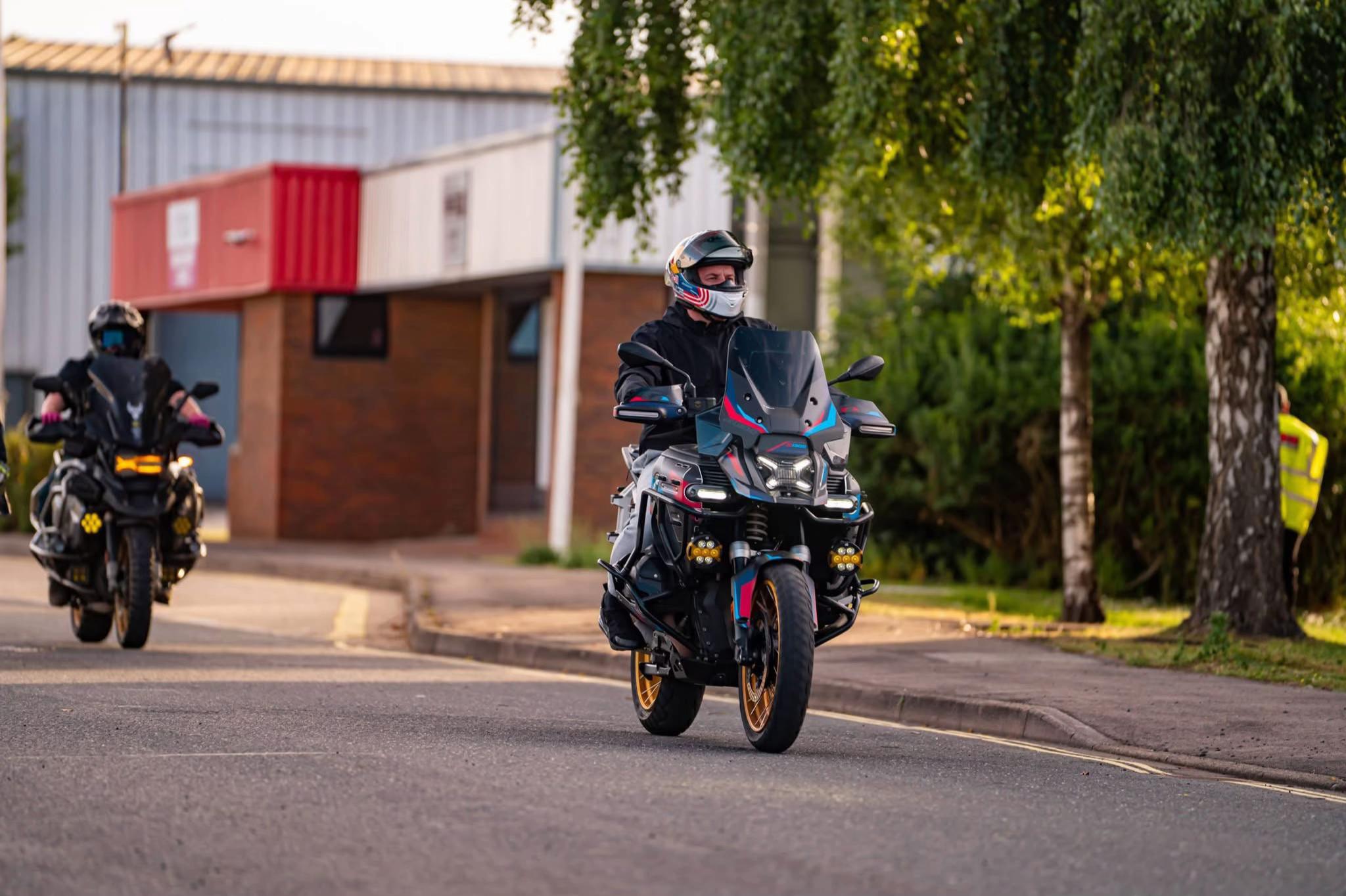 @AtCarStudio