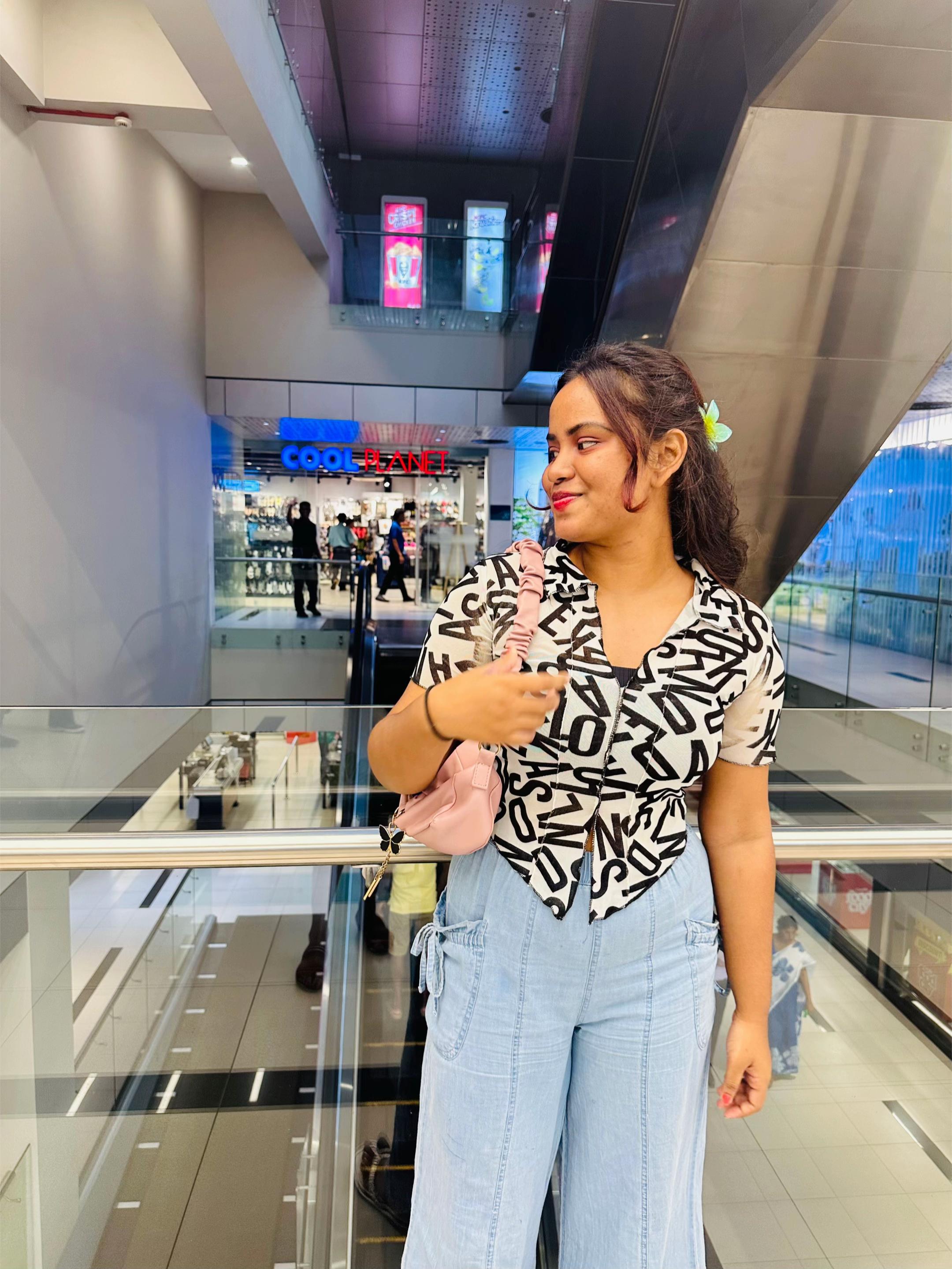 @THARI _🪬🧿