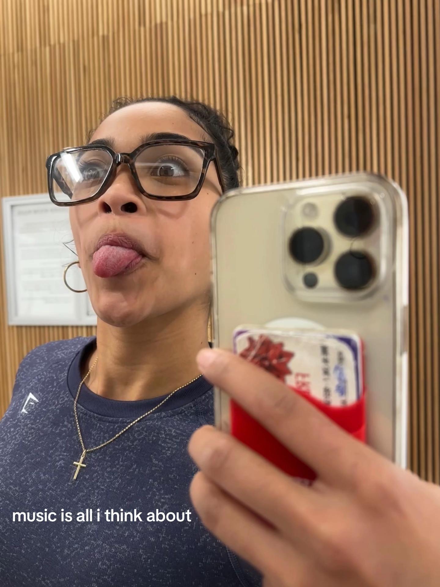 @mymy