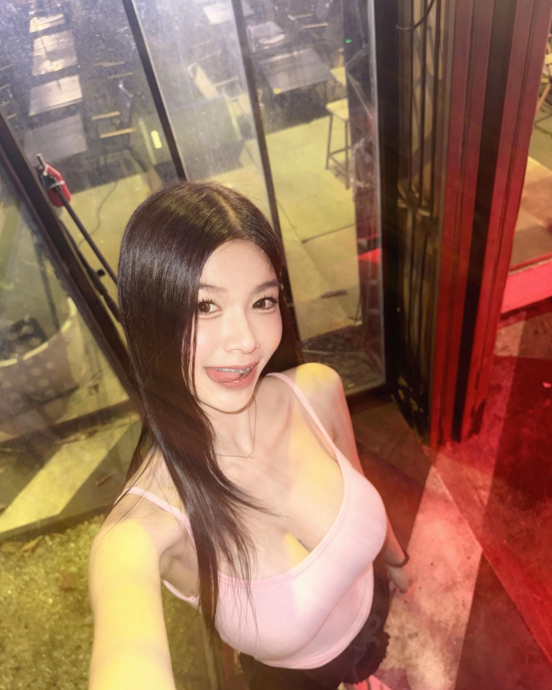 @ใบหยกที่ยิ้มหวานๆ