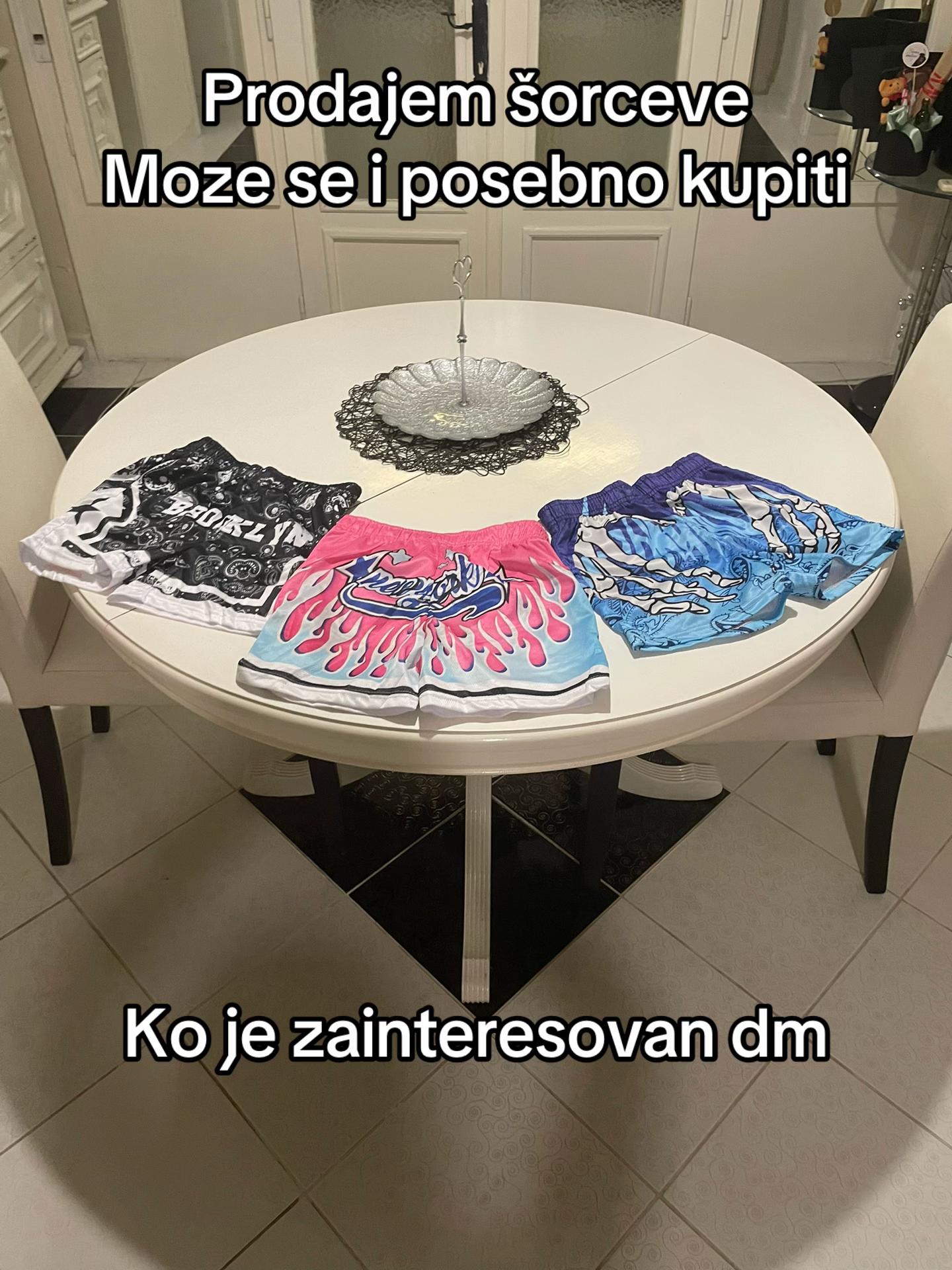 @𝖁𝕽