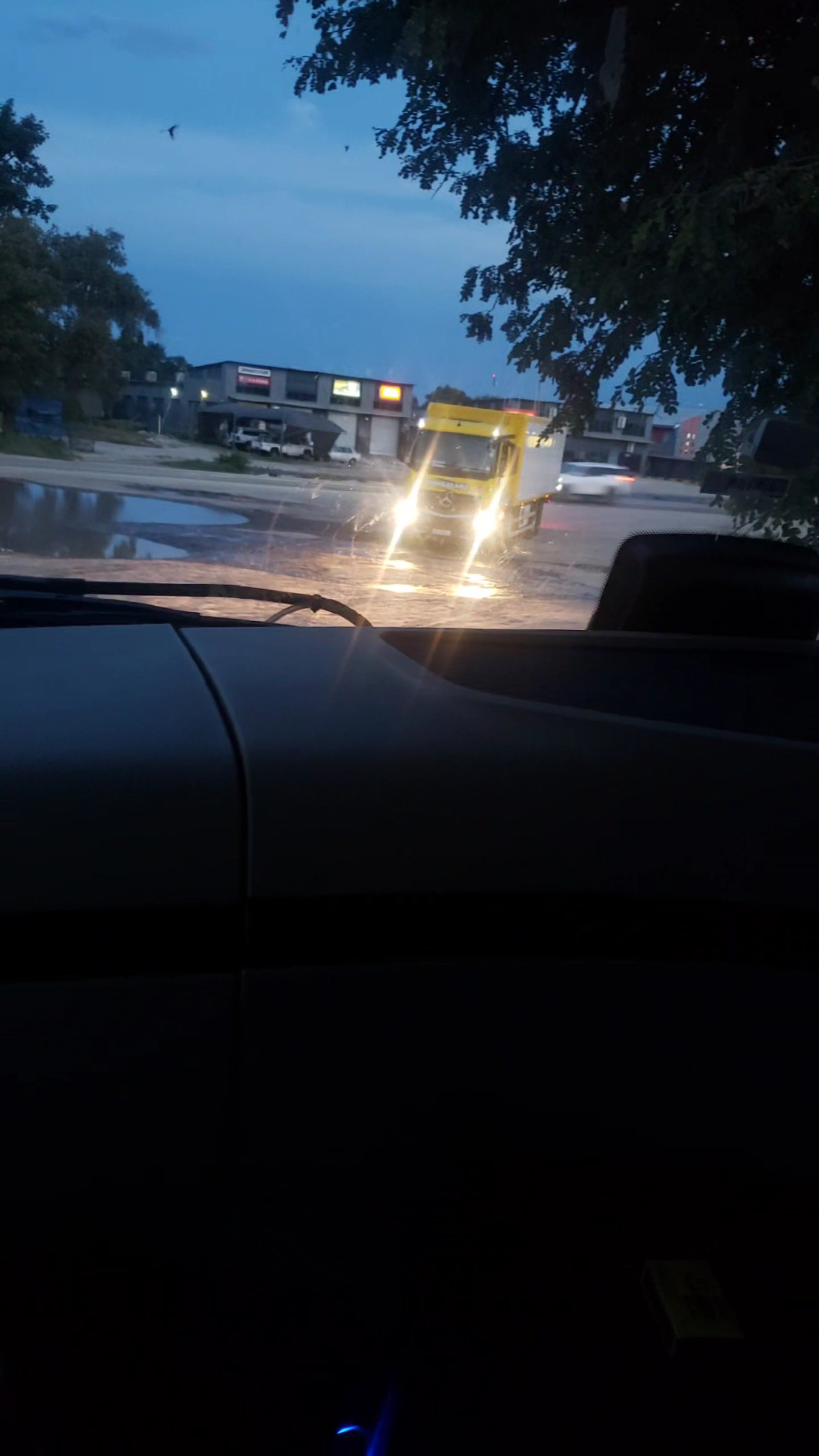 @hämööyä Zm