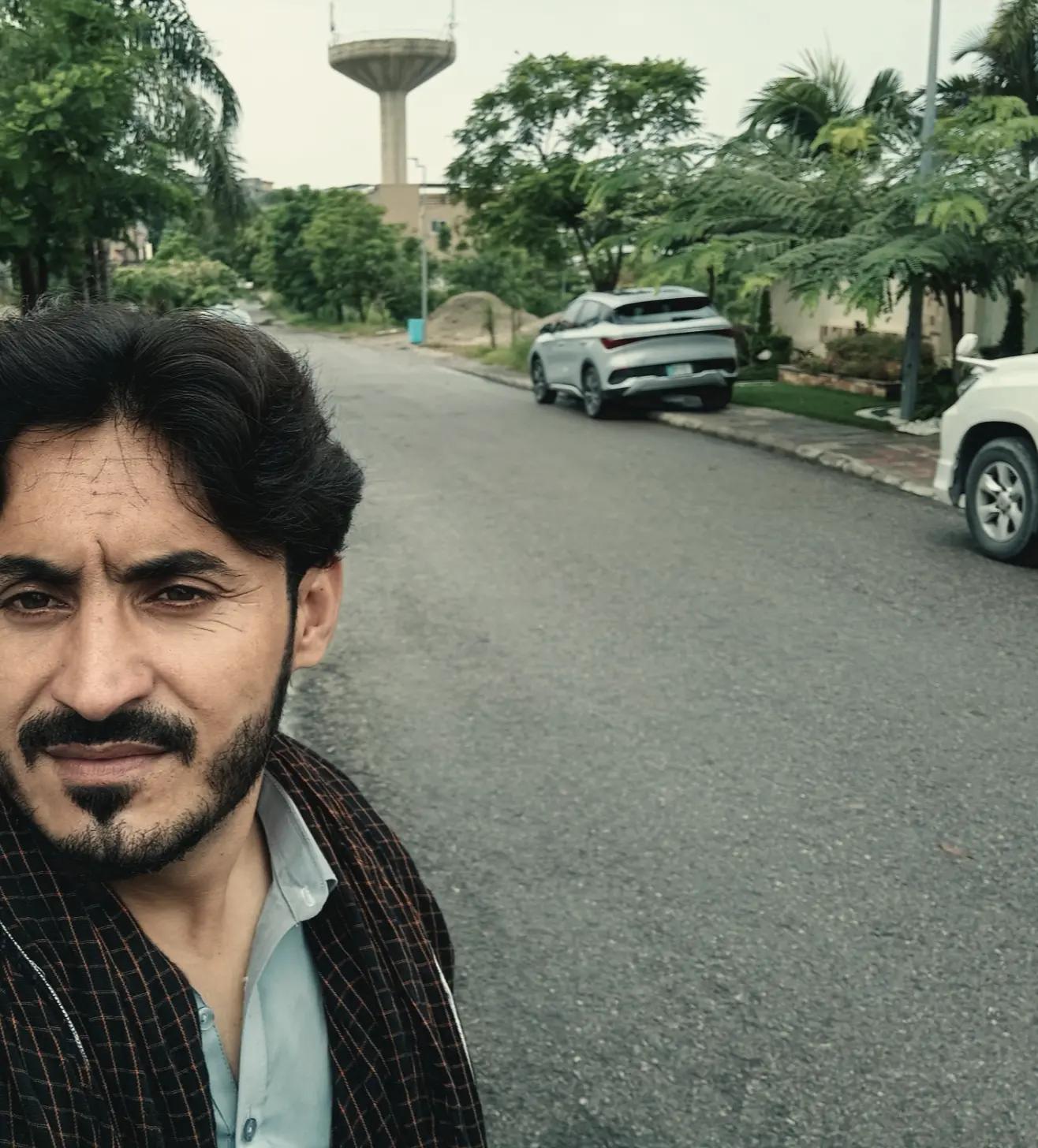 @juMa sheRaNi (_🙎_)