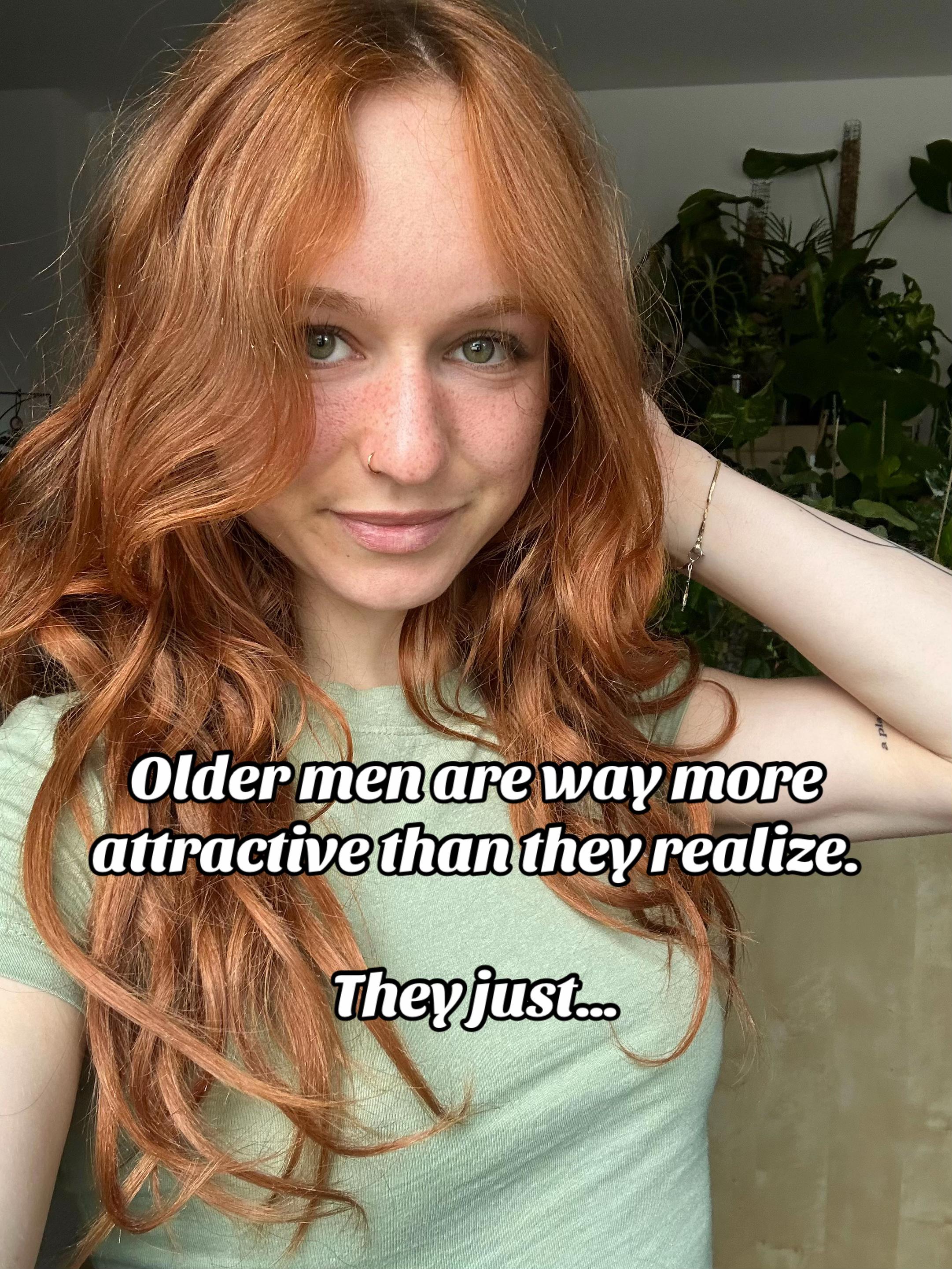 @Elliee