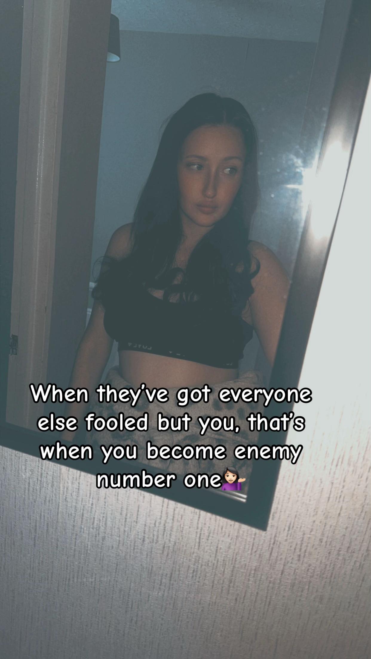 @J A D E ☮️
