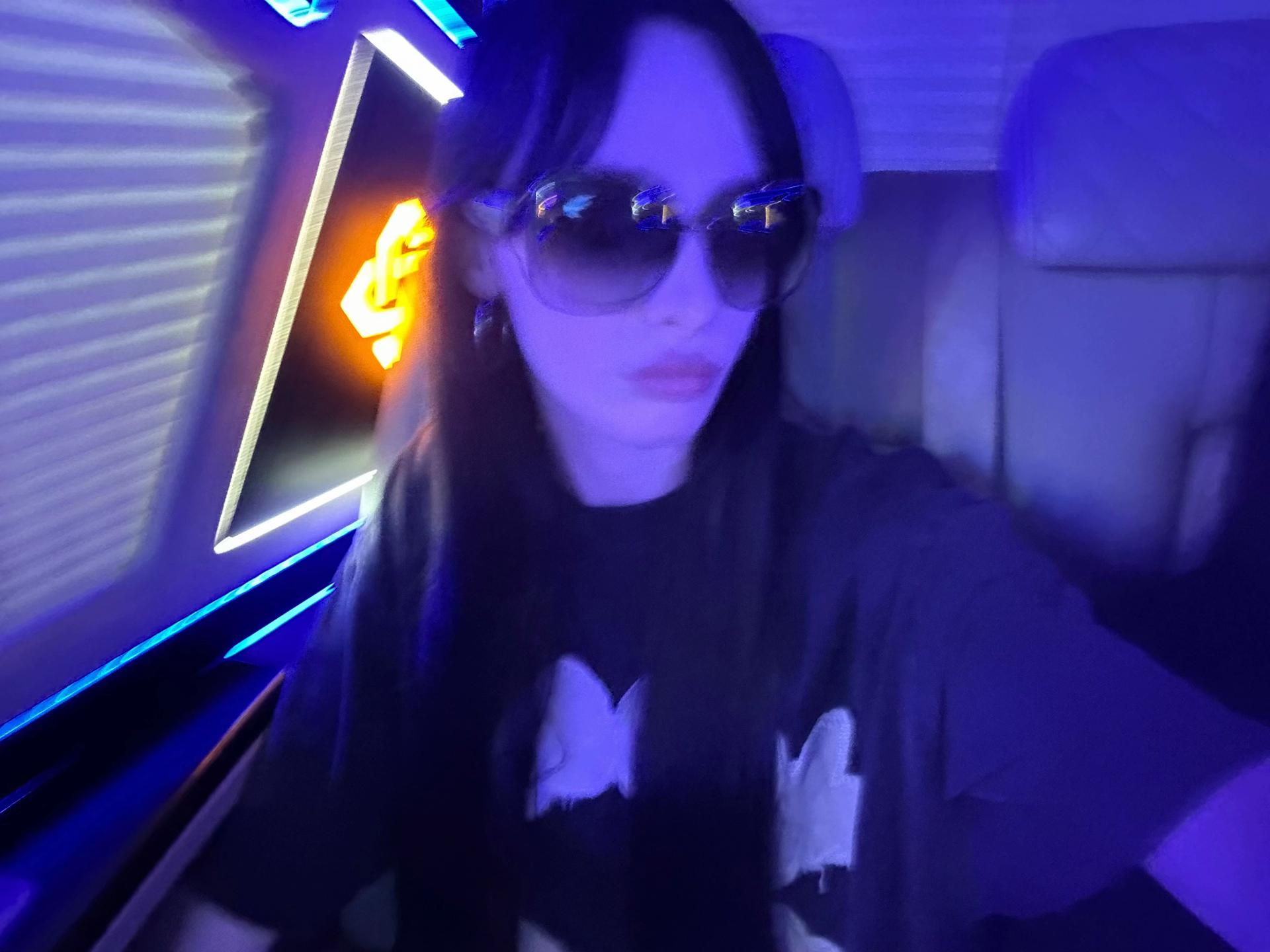 @v1ru$