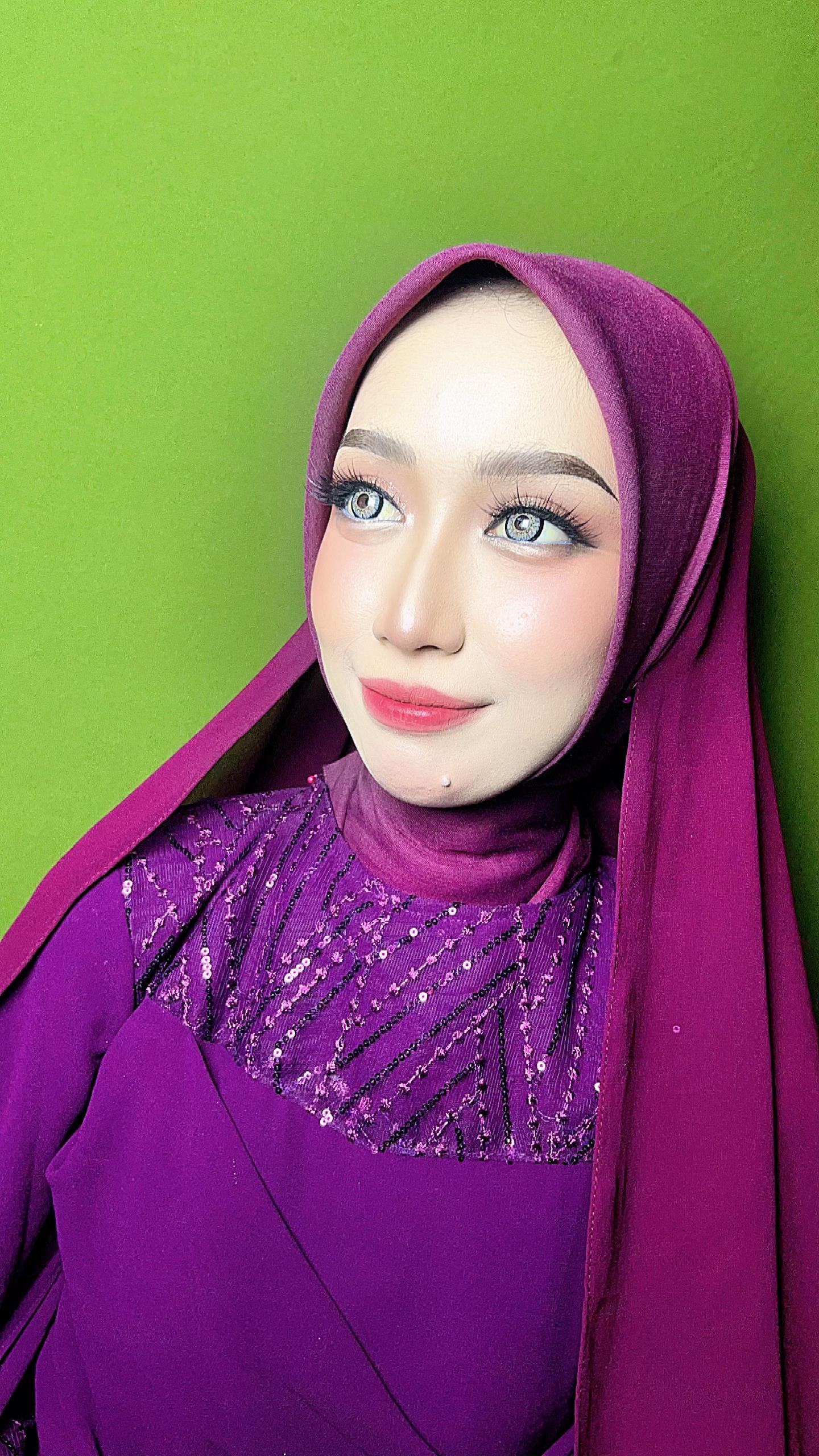 @Anya makeup
