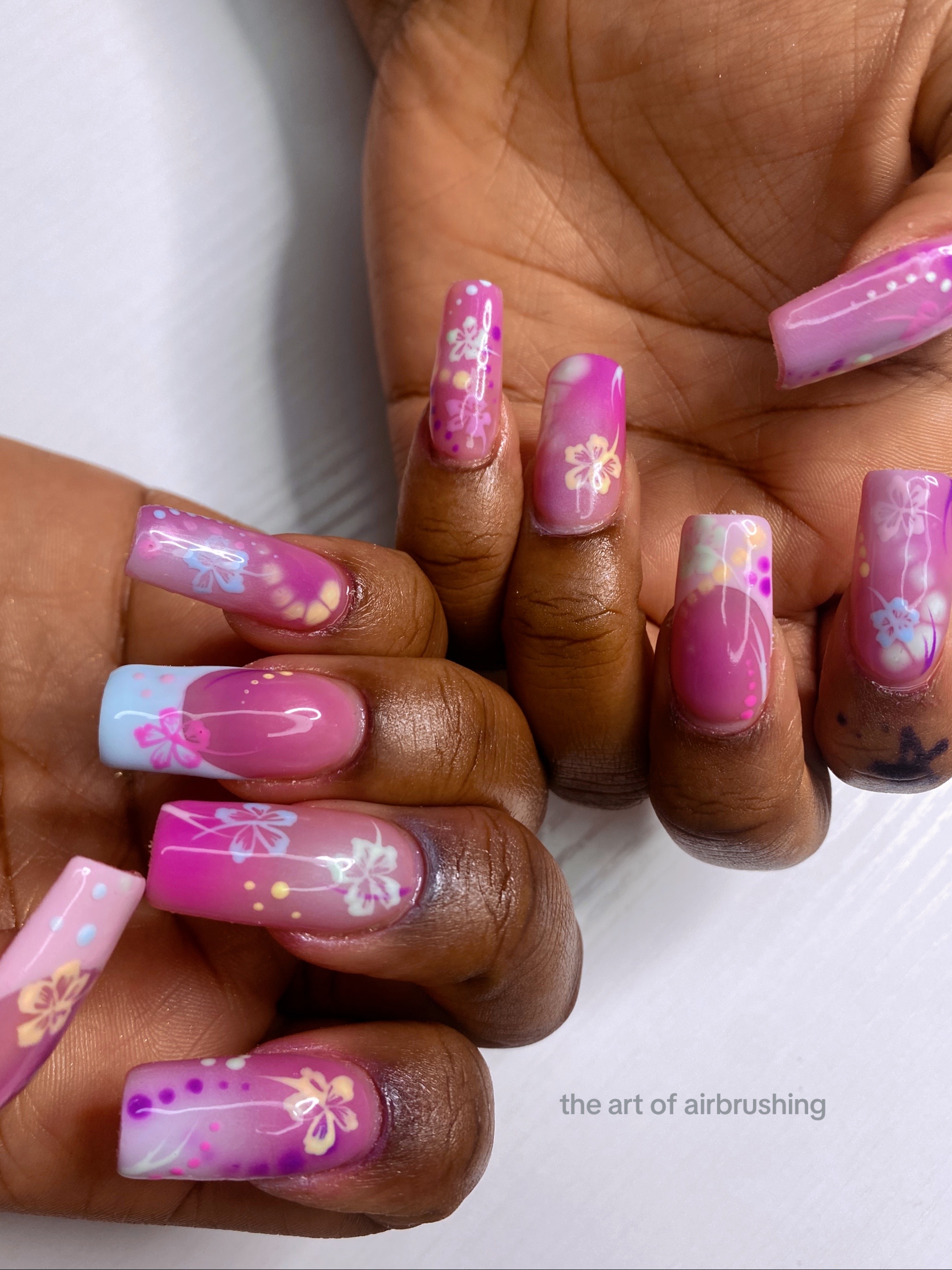 @evanika is a nail tech