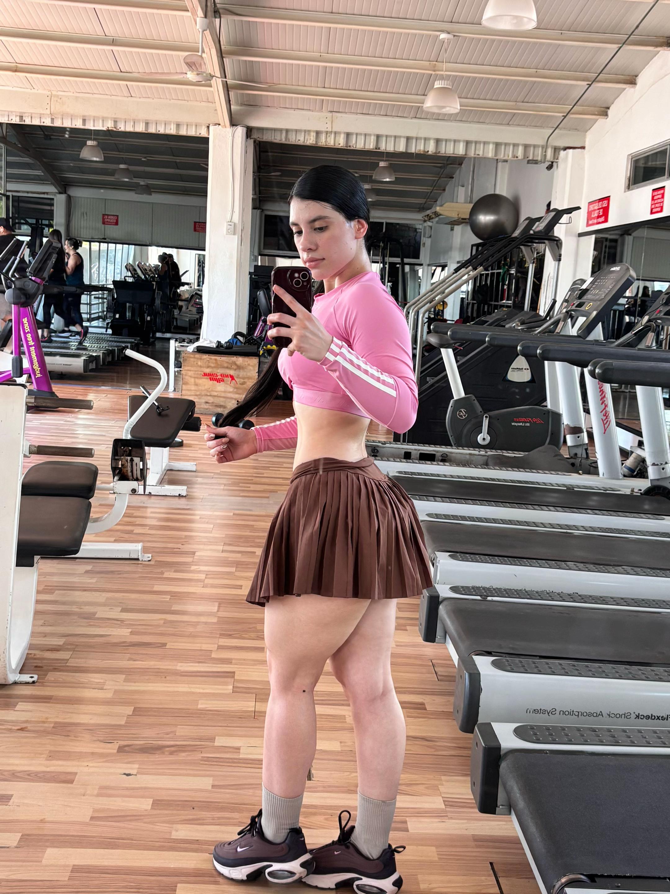 @Yoanna Hubbard991