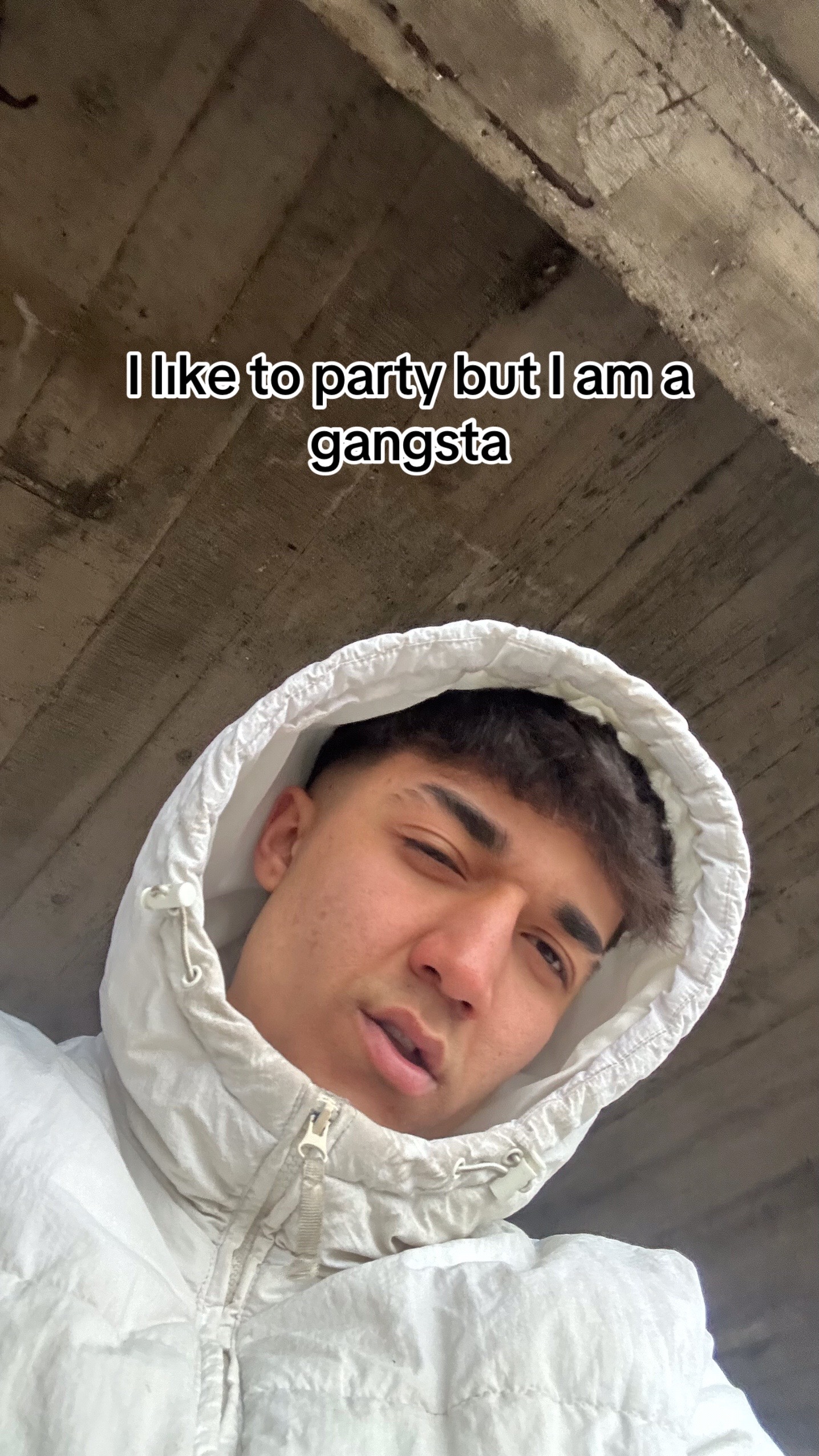 @S~