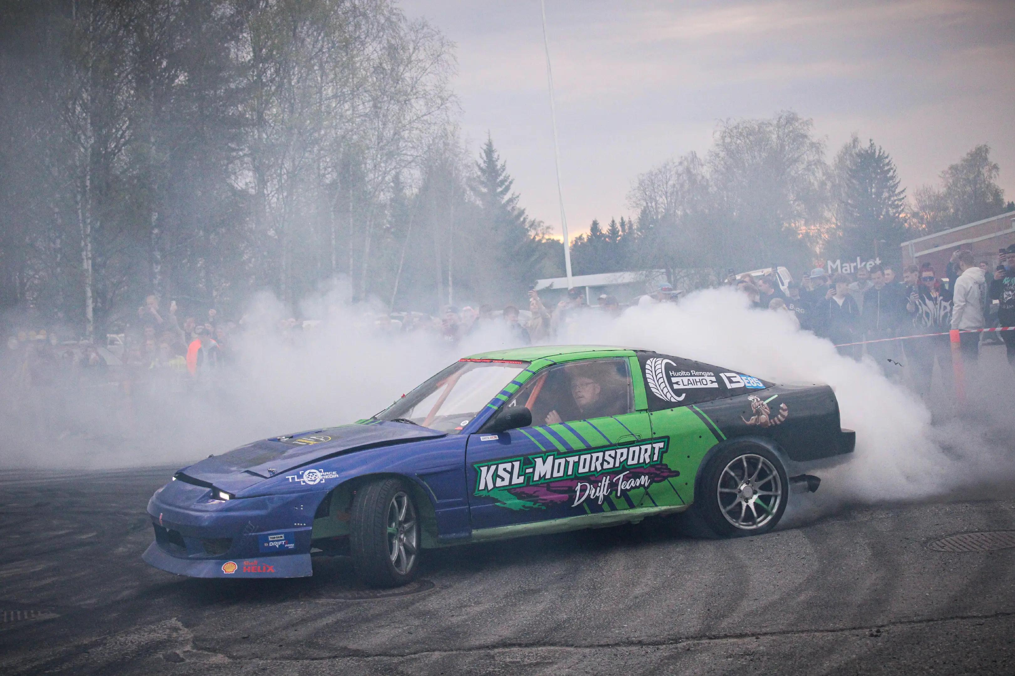 @Roope's Car Stuff