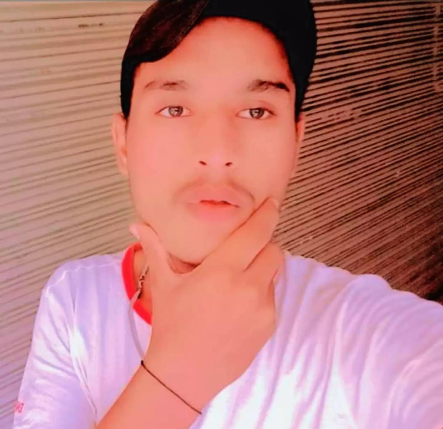 @Momin kharal👑