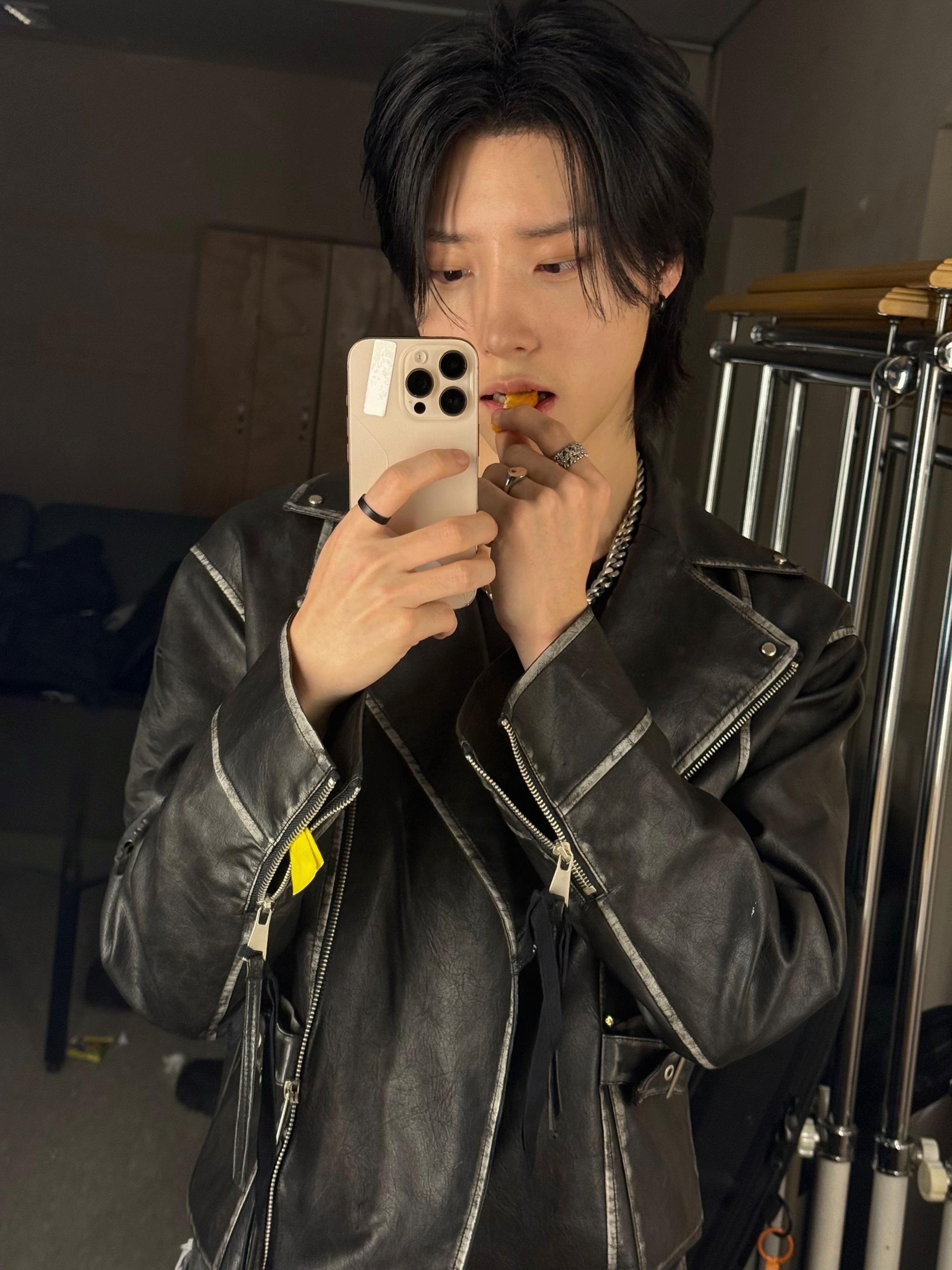 @riaanyoon