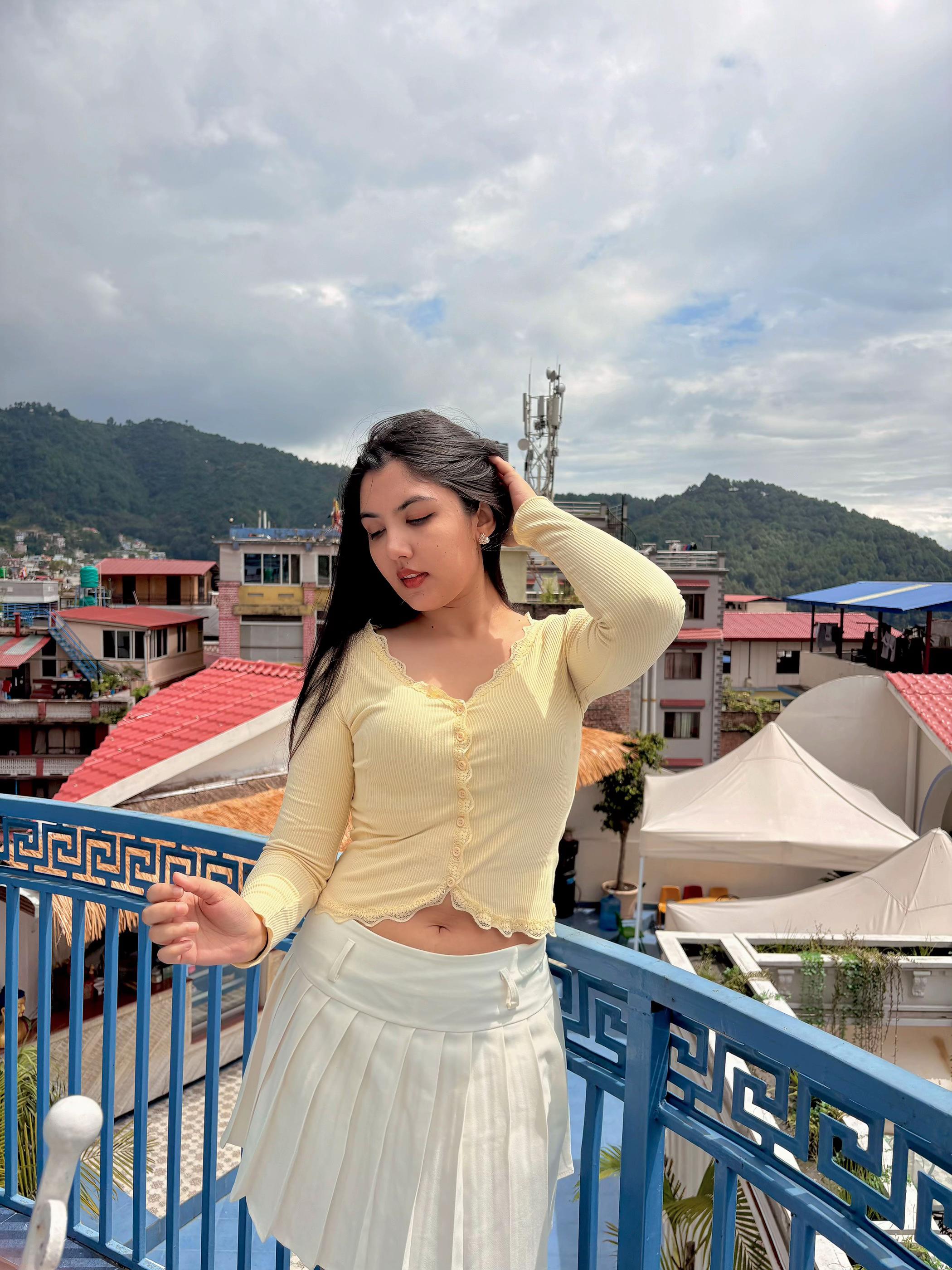 @AKRITI👑