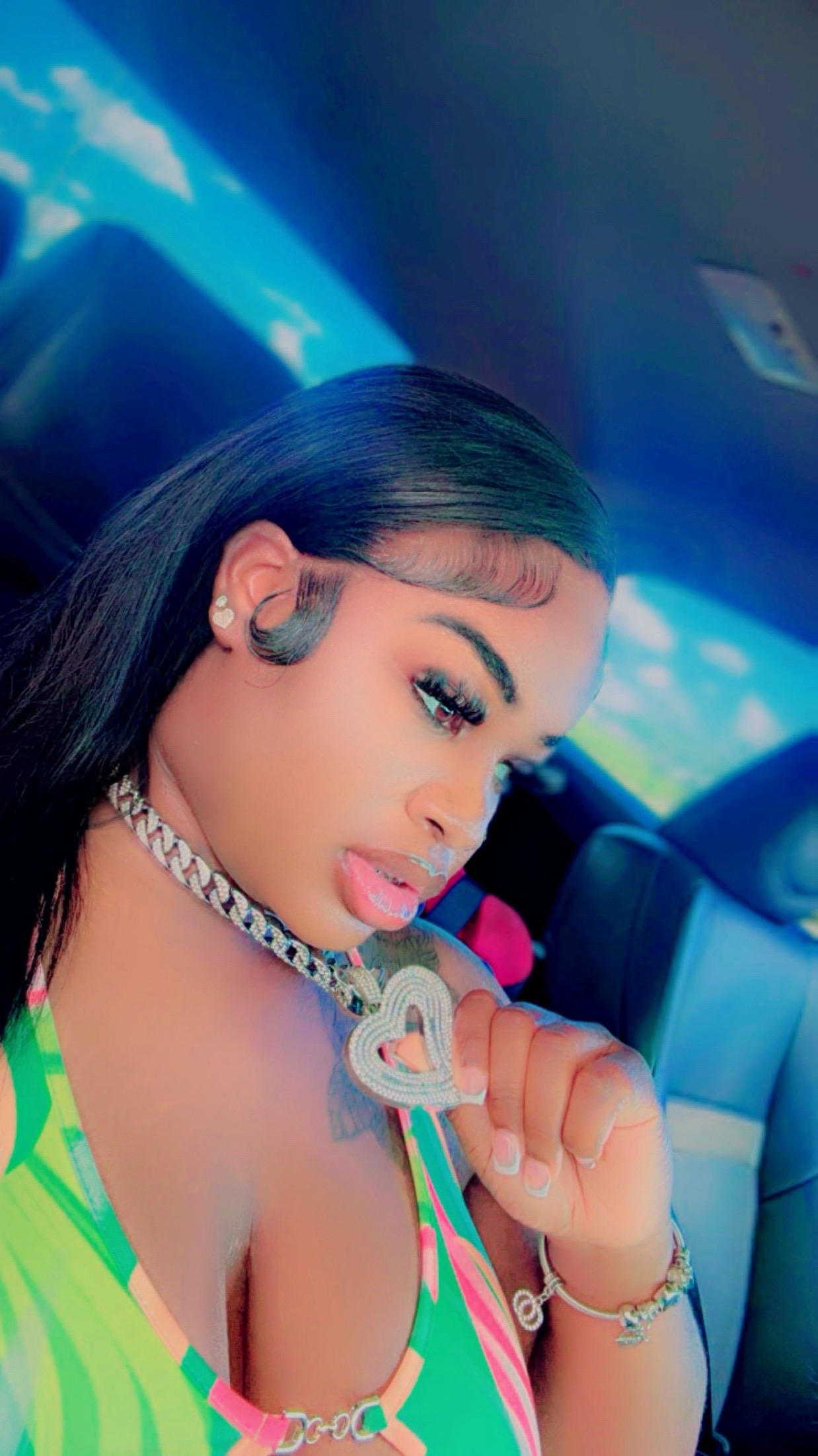 @tharealniaa