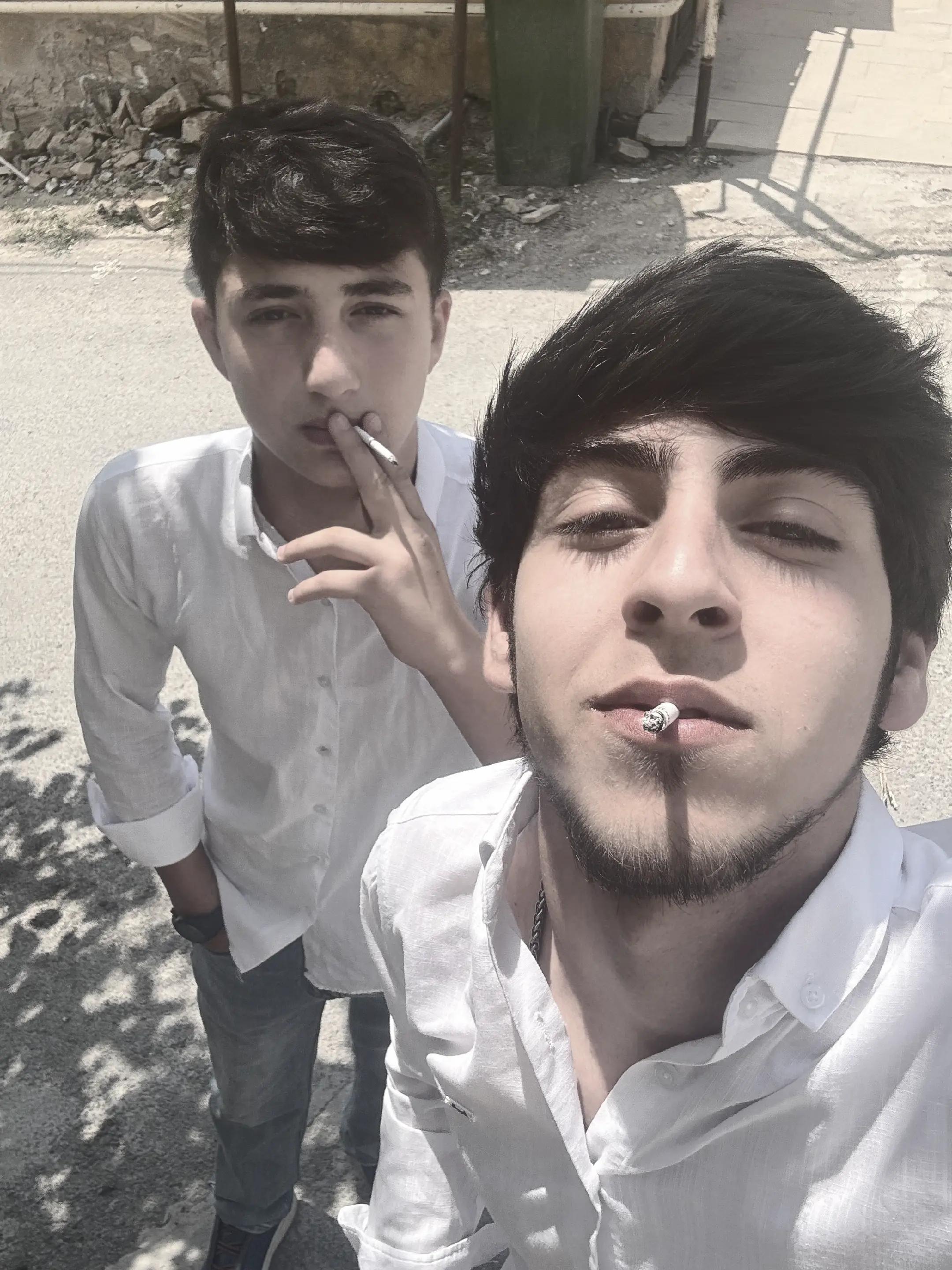 @001