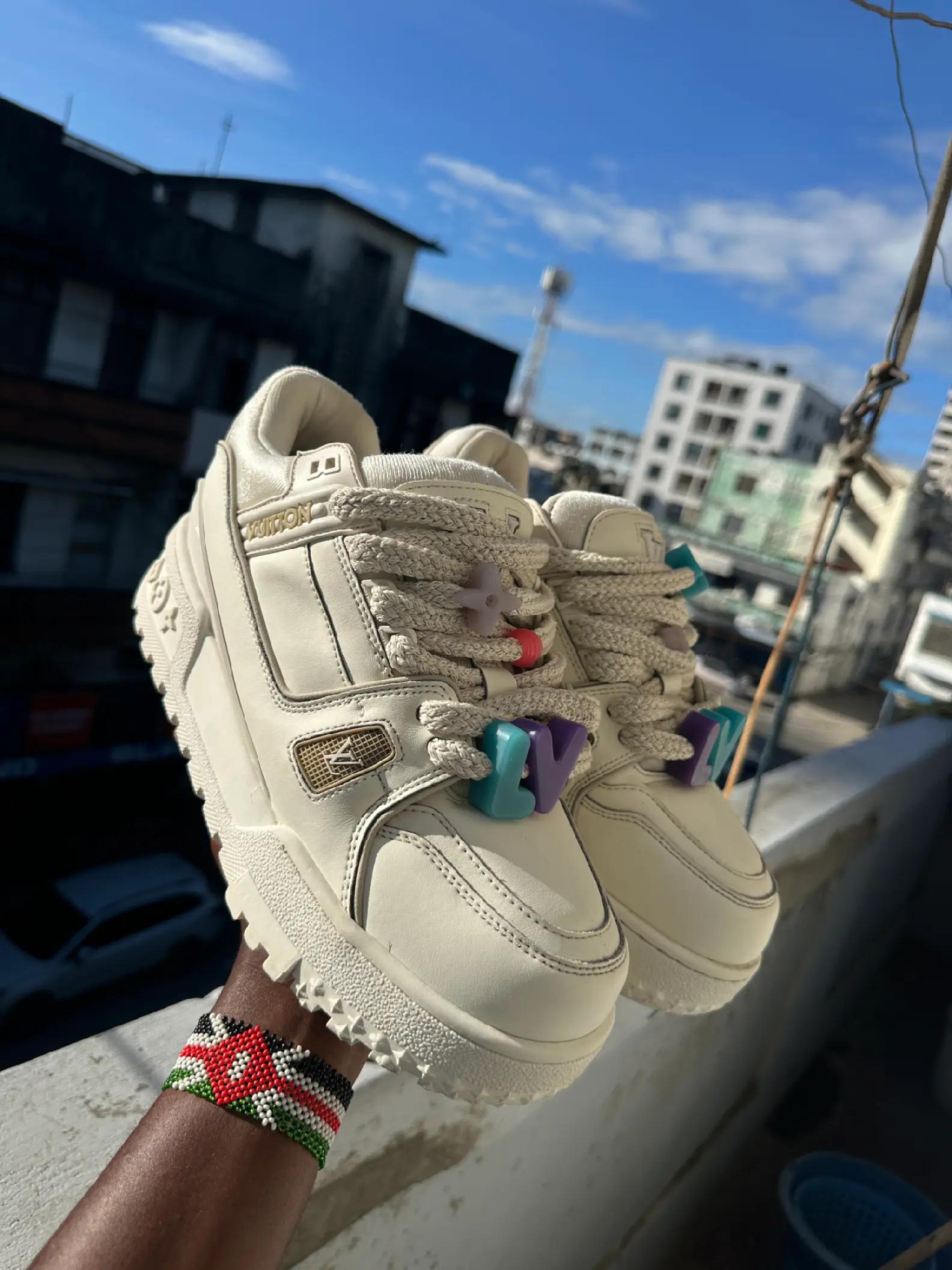 @jarulygotsneakers