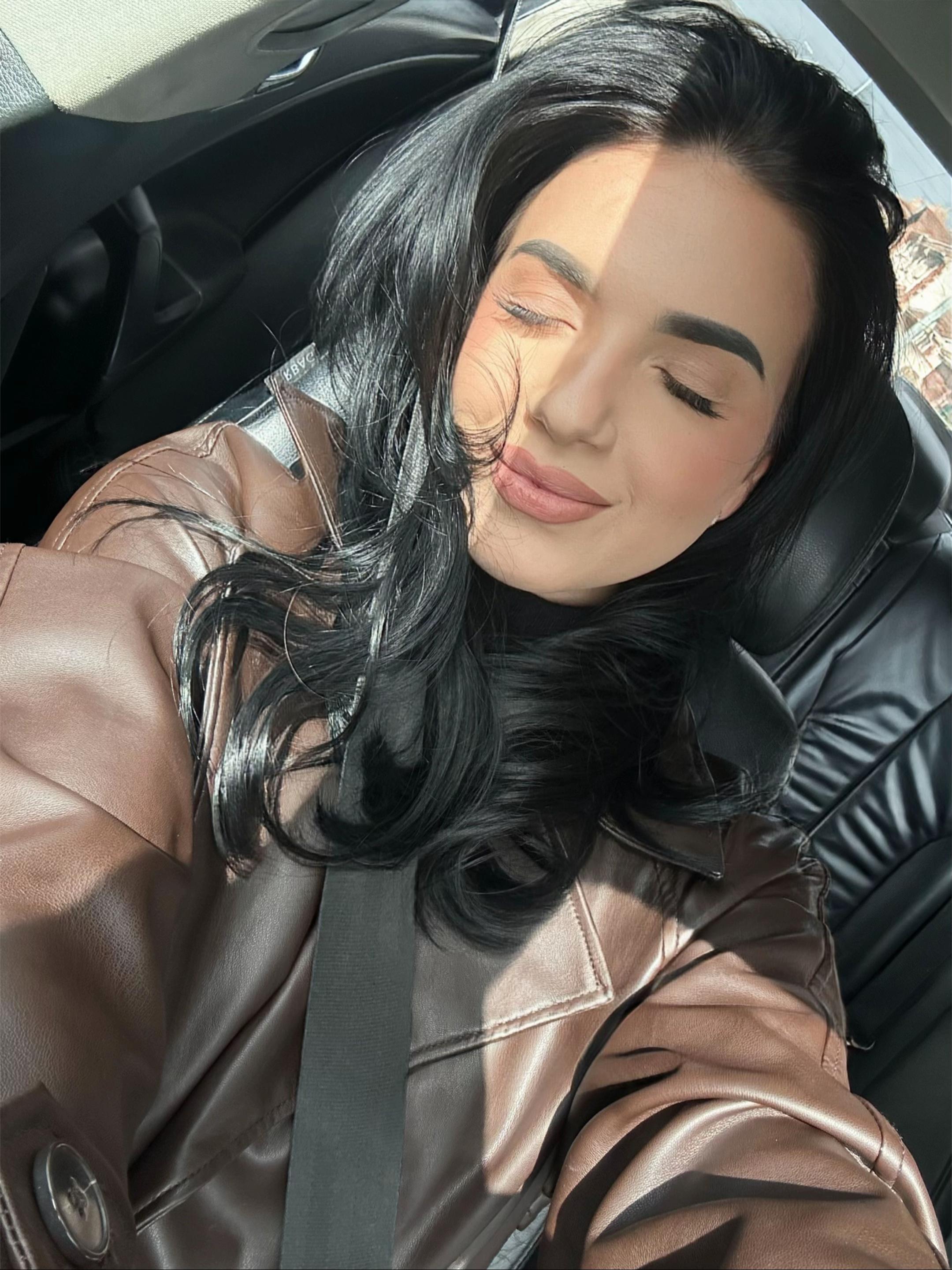 @Renata🖤