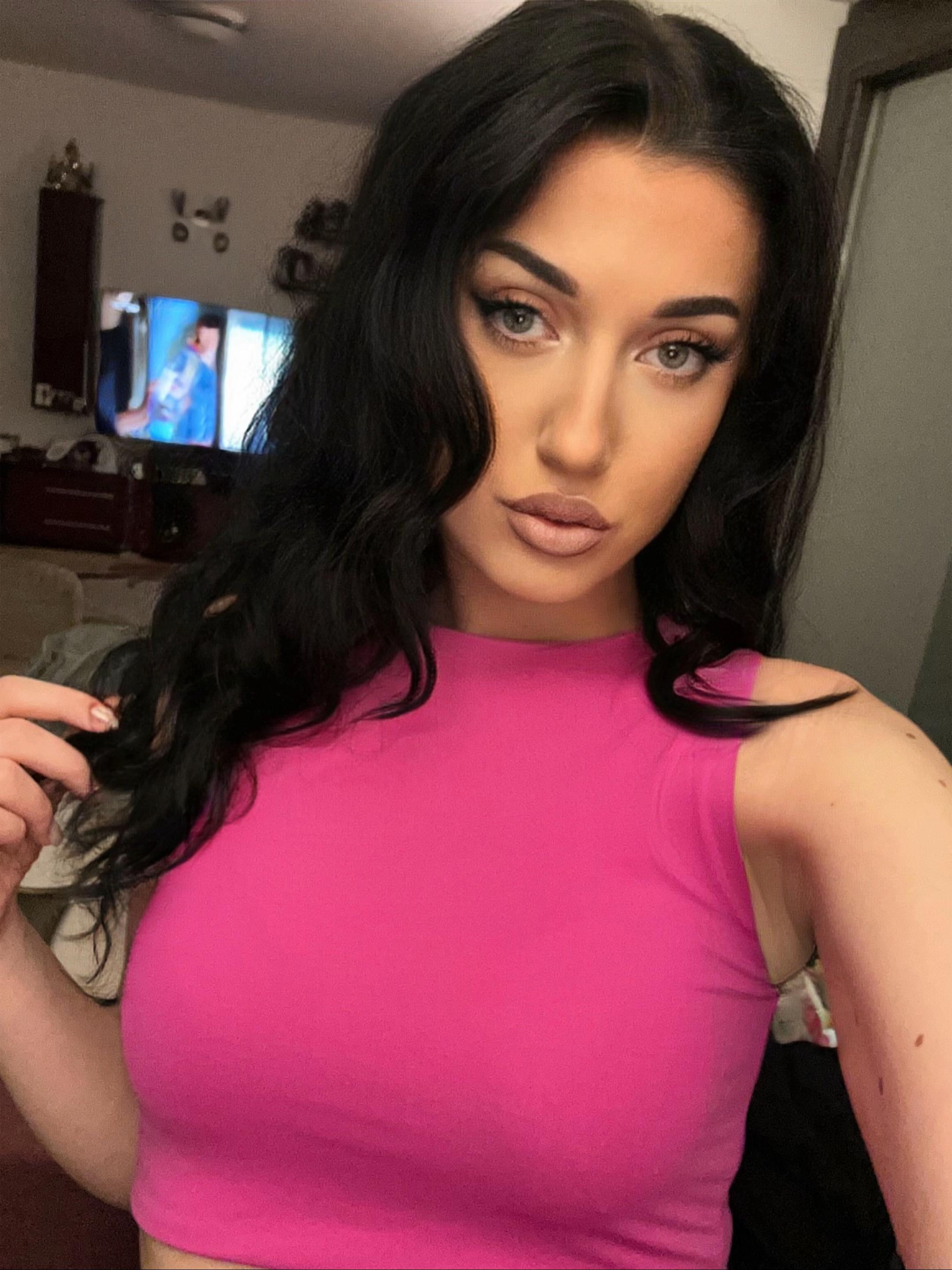 @HoneyyyMaria