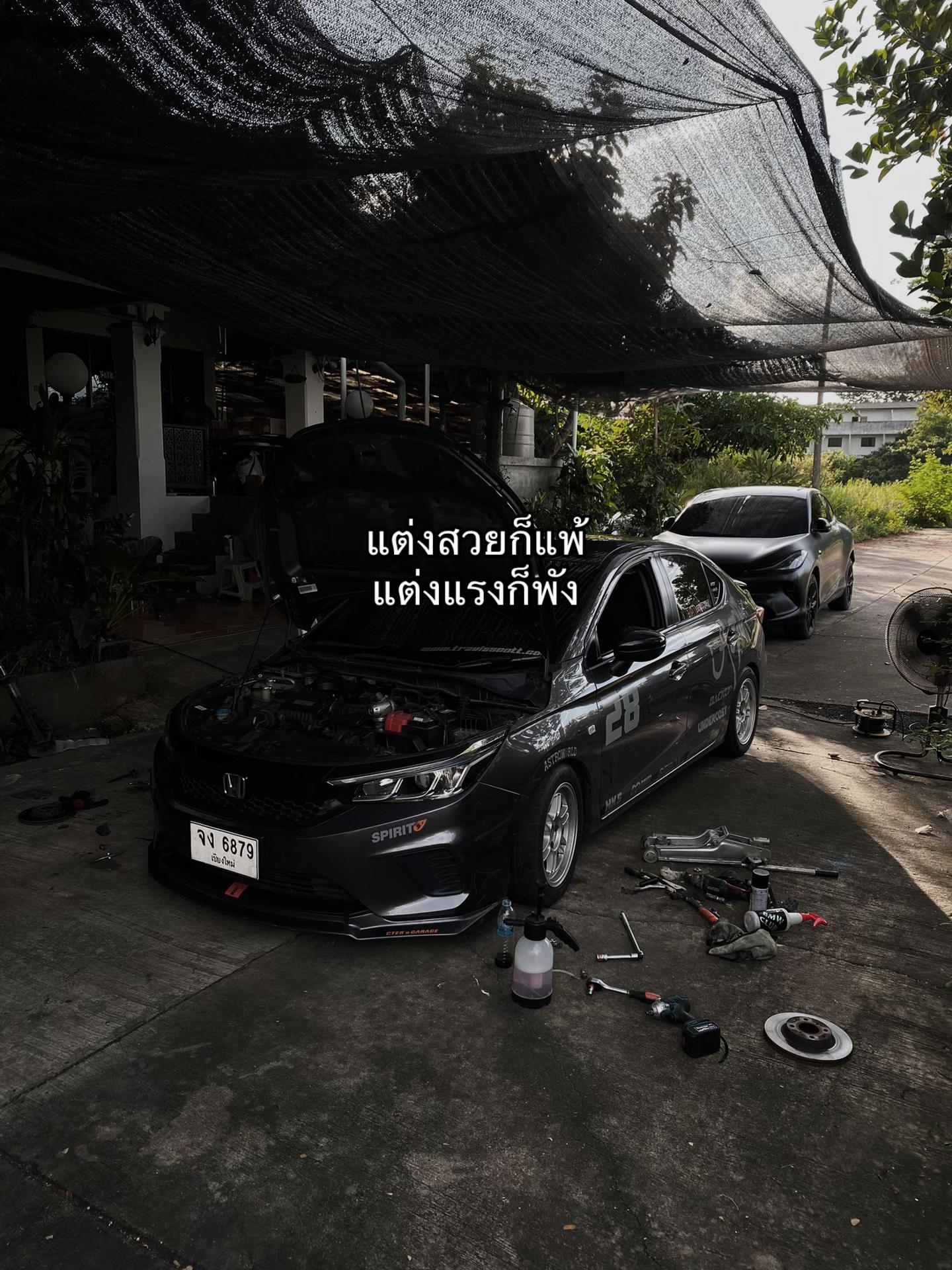 @Phoomp1_