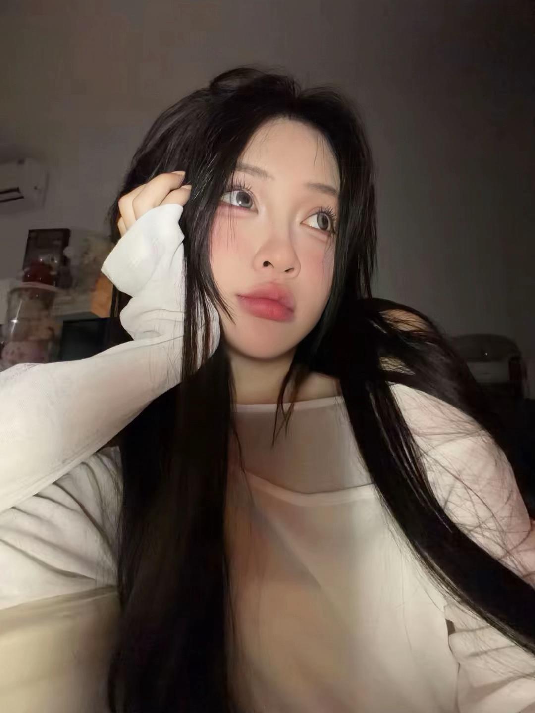 @𝑺𝒂𝒓𝒂𝒉 🦋