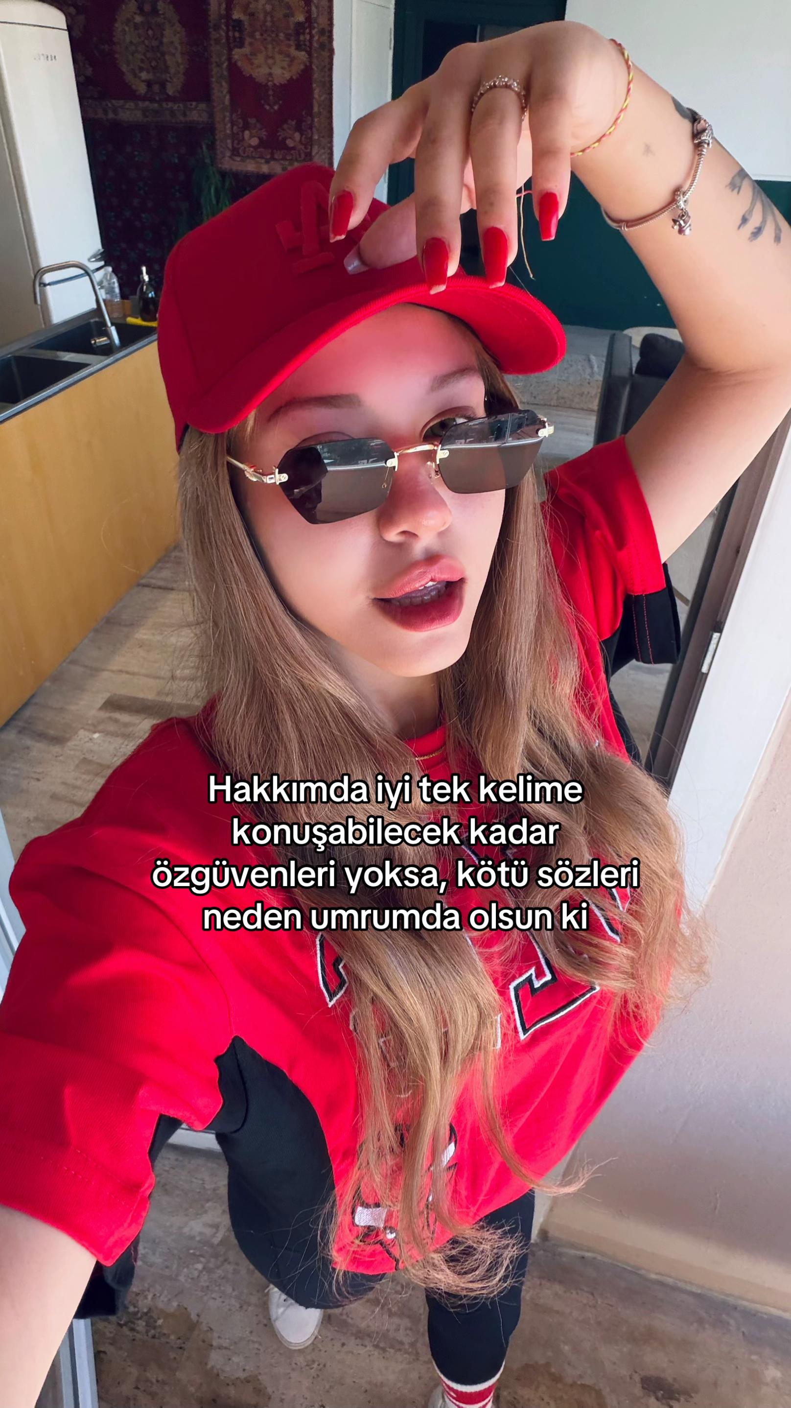 @Begoski ᥫ᭡.