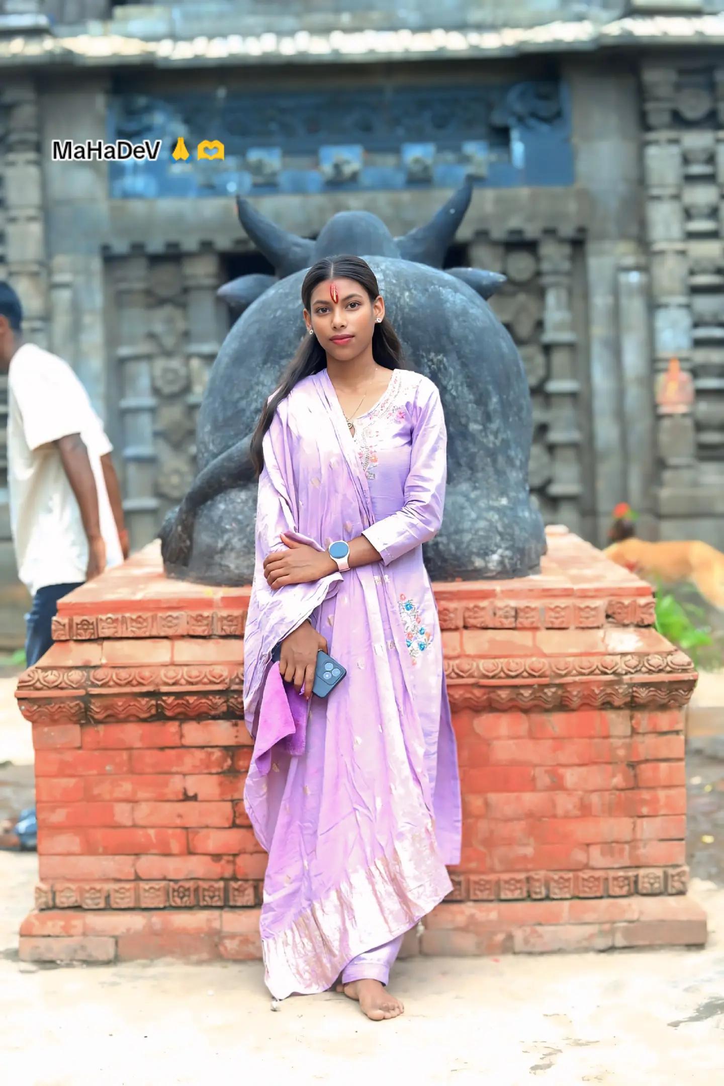 @Bhojpuri Queen 👰