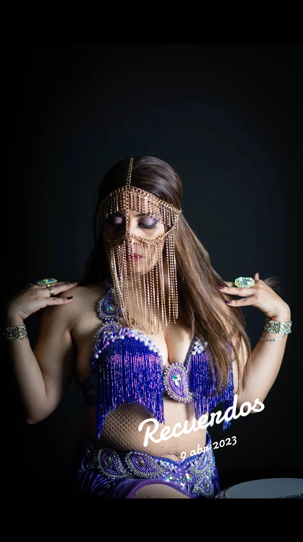 @Venus Johari / Danza &Aacute;rabe