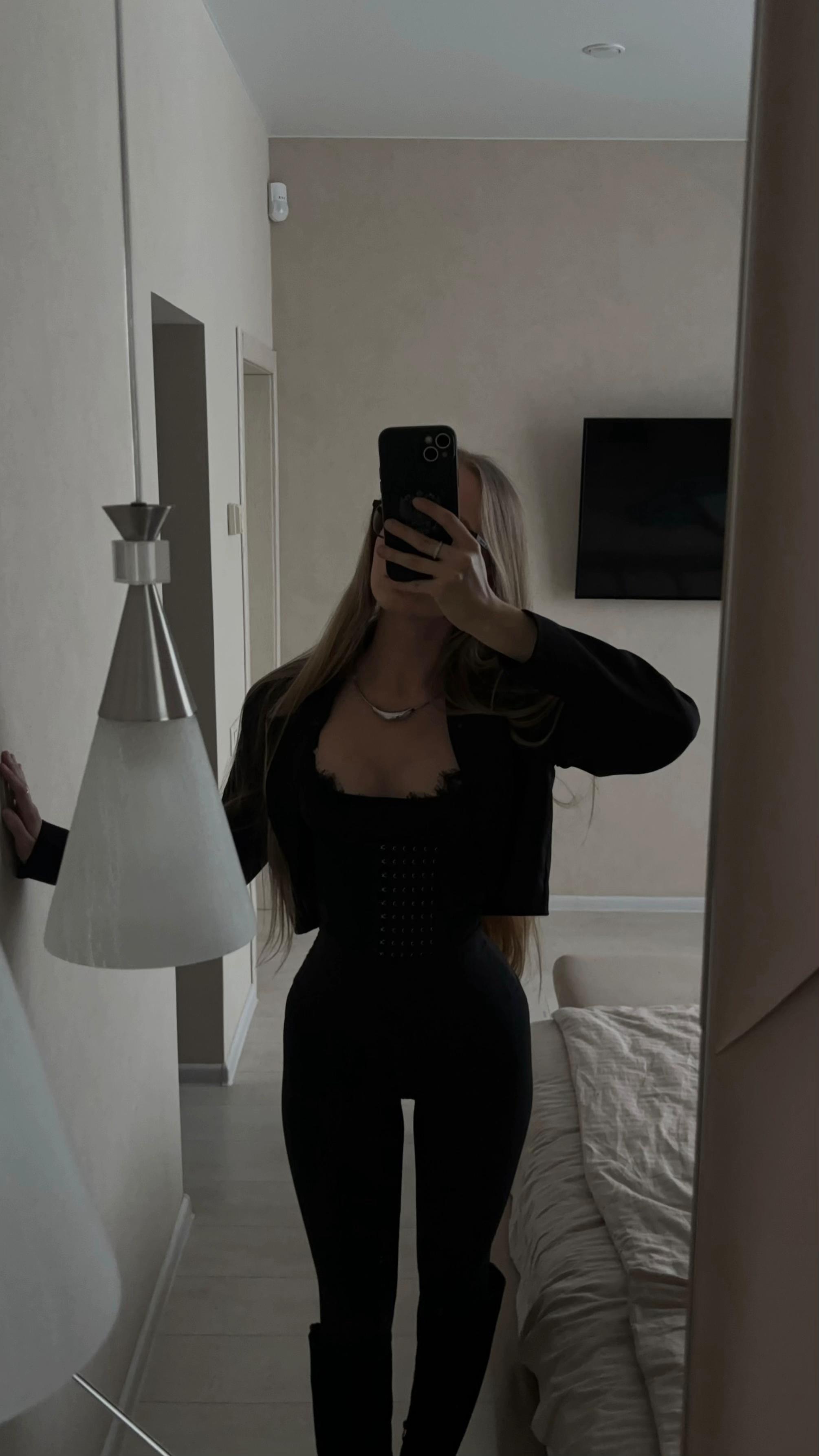 @𝒟.