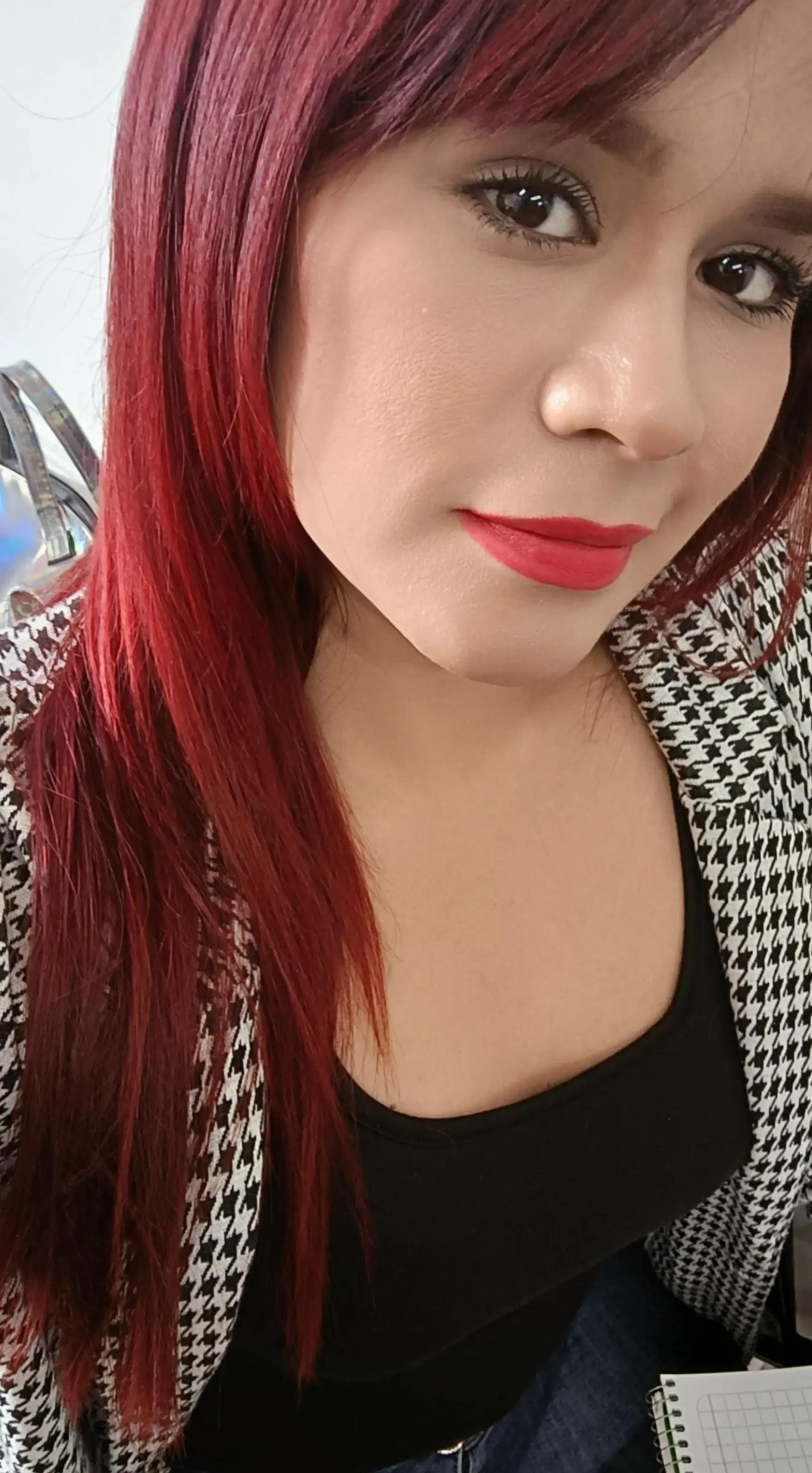 @valerysaldaña
