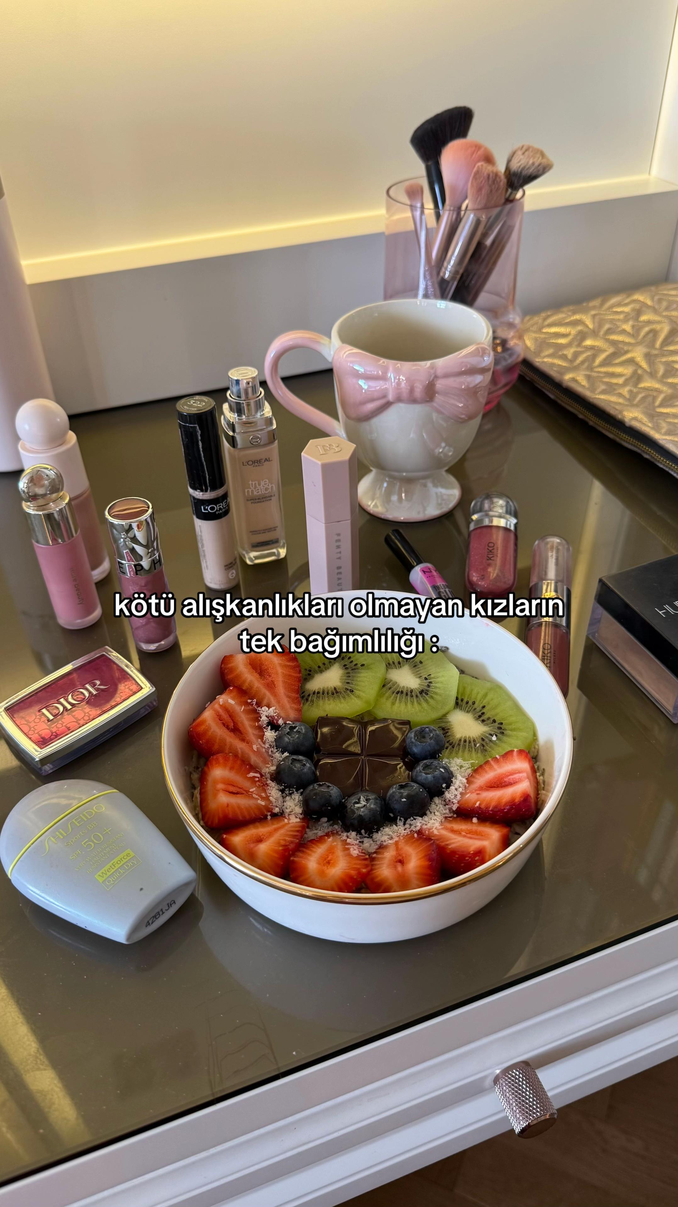 @𝐑𝐘 ⭐️