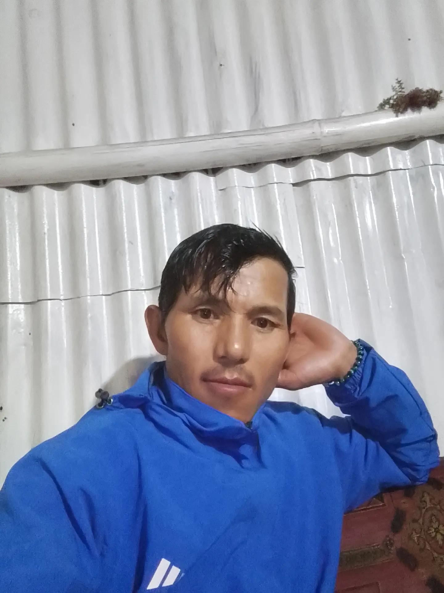 @सराेज  घिसिङ