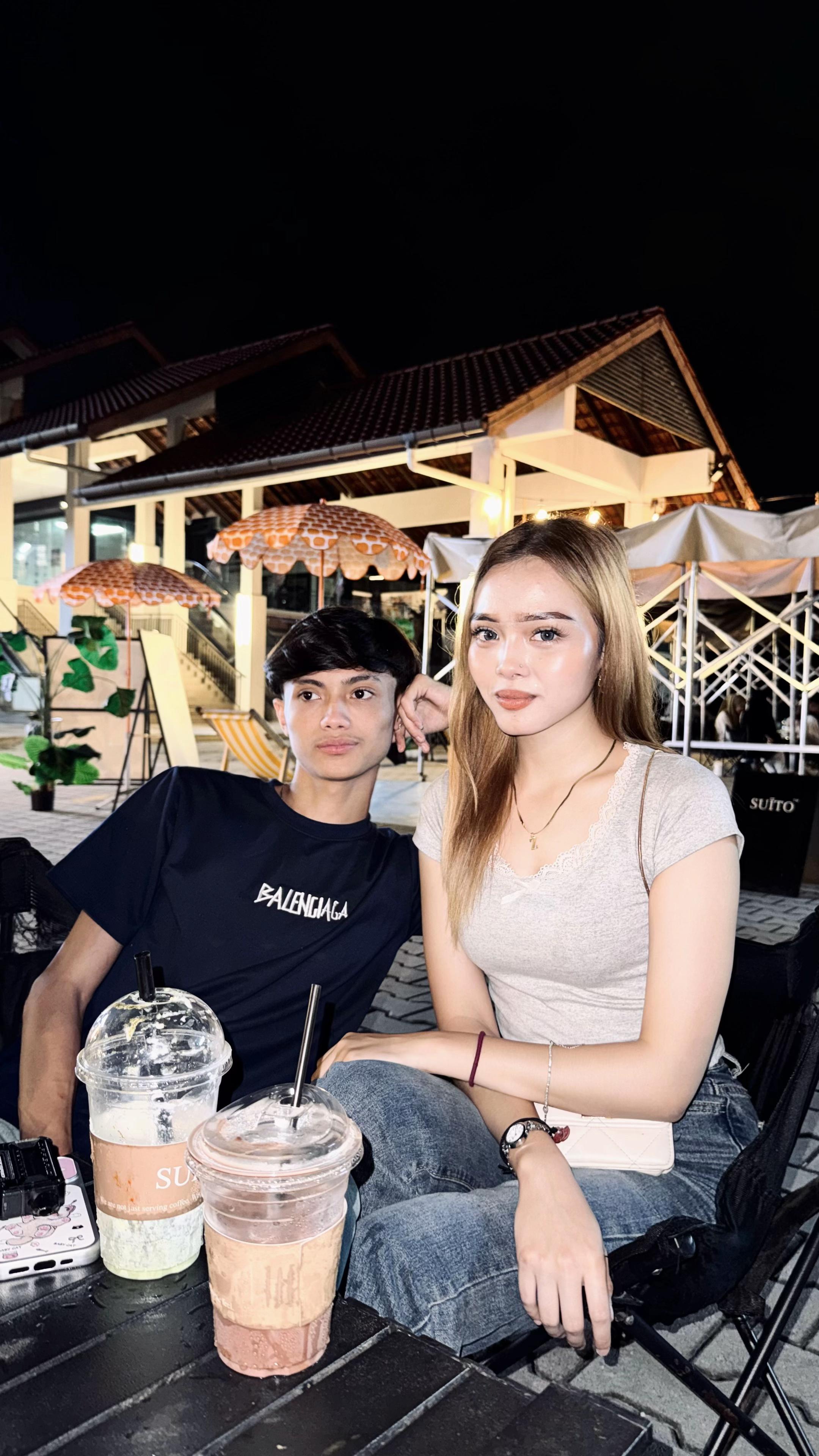 @...