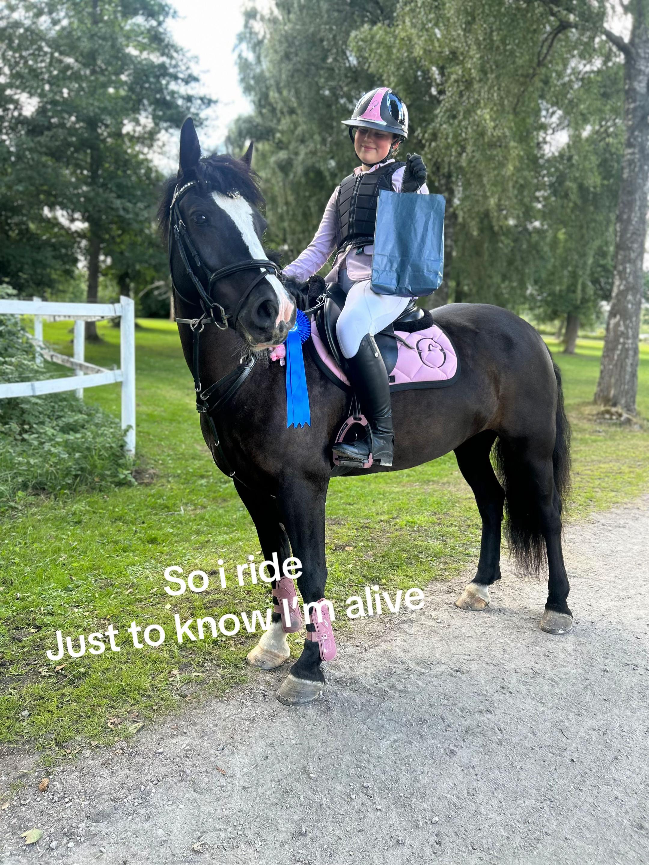 @🇸🇪🦄𝓔𝓵𝓲𝓷 𝓔𝓭𝓺𝓿𝓲𝓼𝓽
