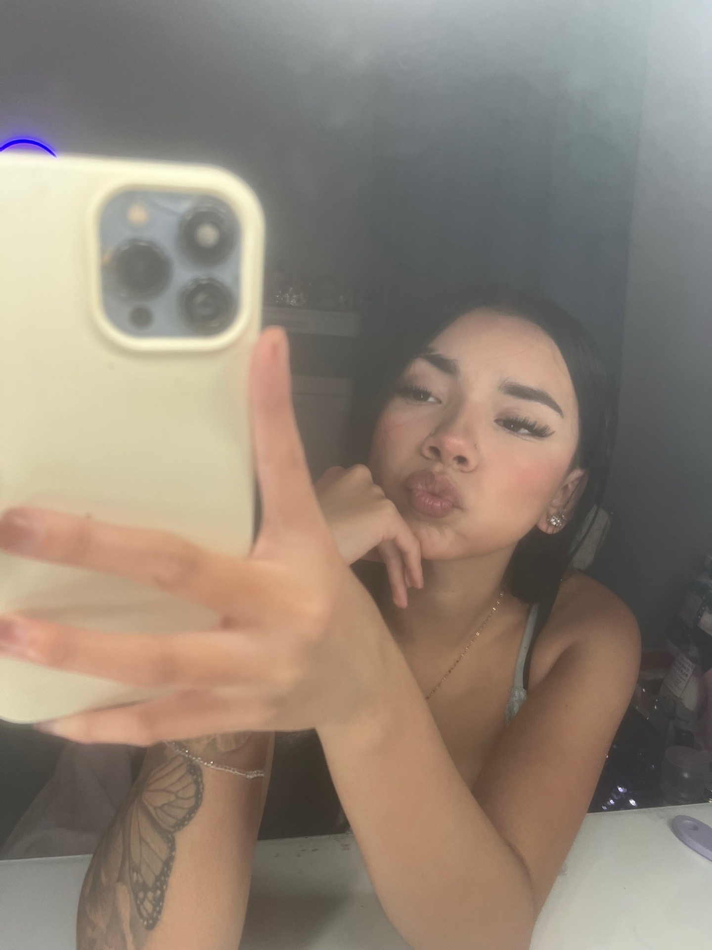 @𝐸𝑚𝑖𝑙𝑦