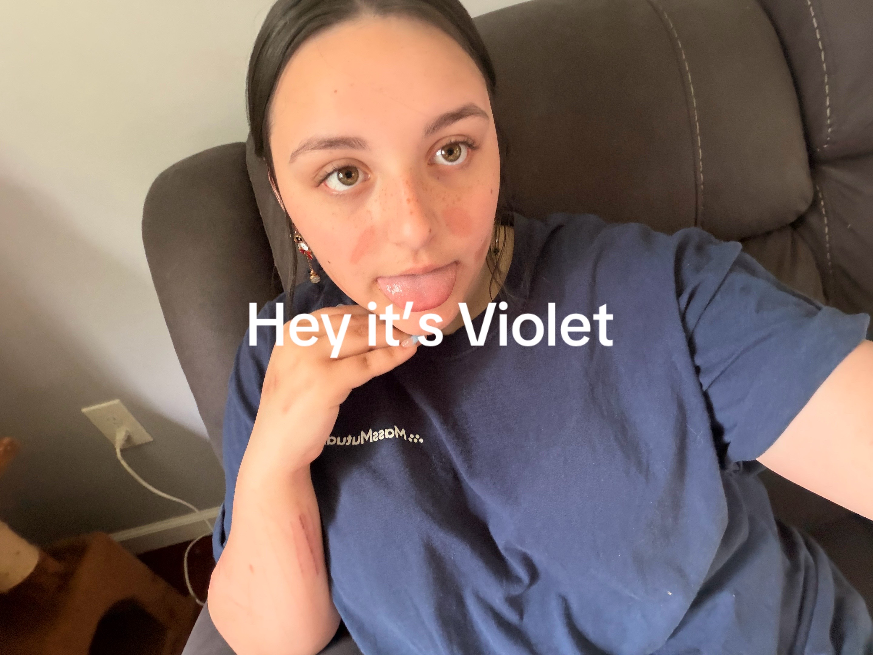 @Violet