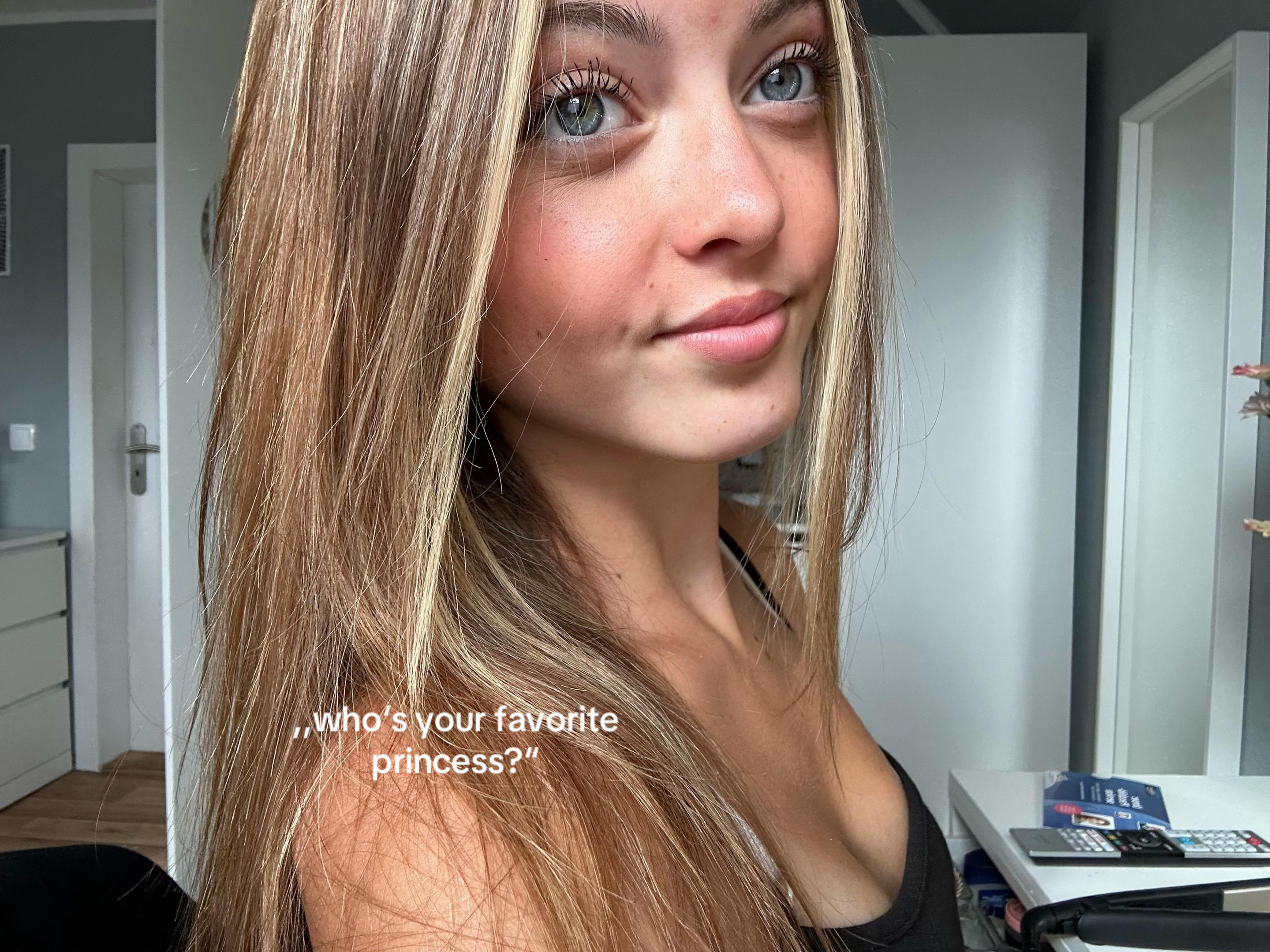 @𝐟𝐞𝐥𝐢𝐜𝐢𝐚