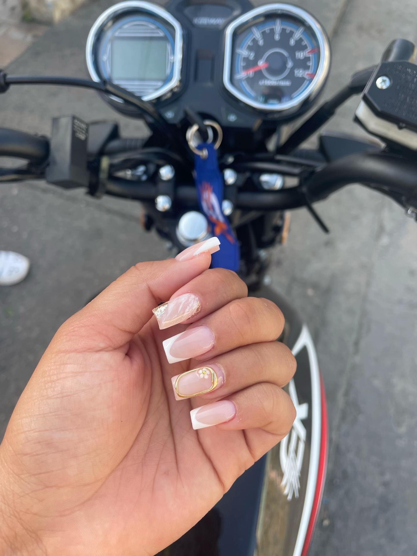 @Valentina♡